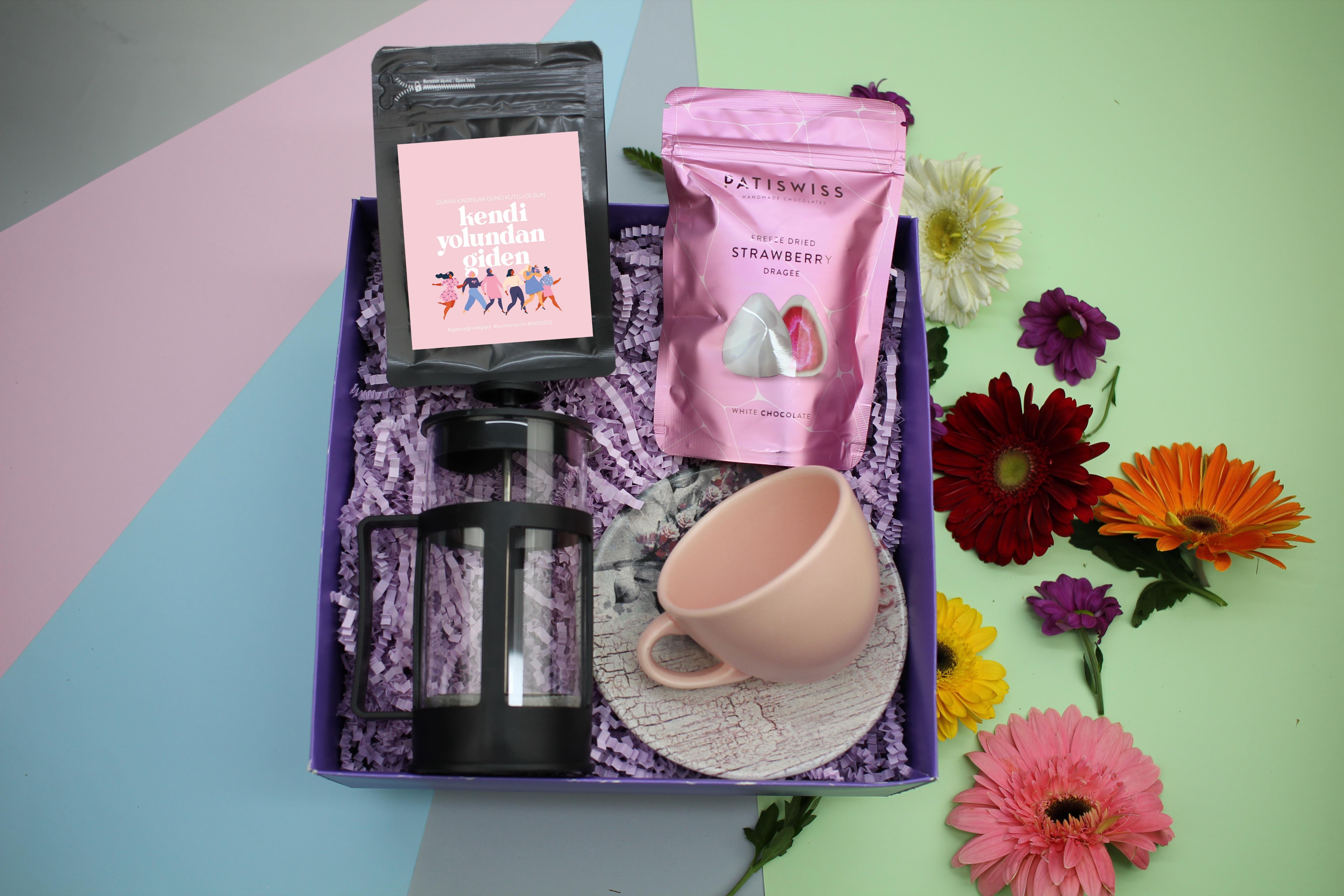 kadinlar-gunu-hediye-kendi-yolun-hediy-b6-e6a.jpg