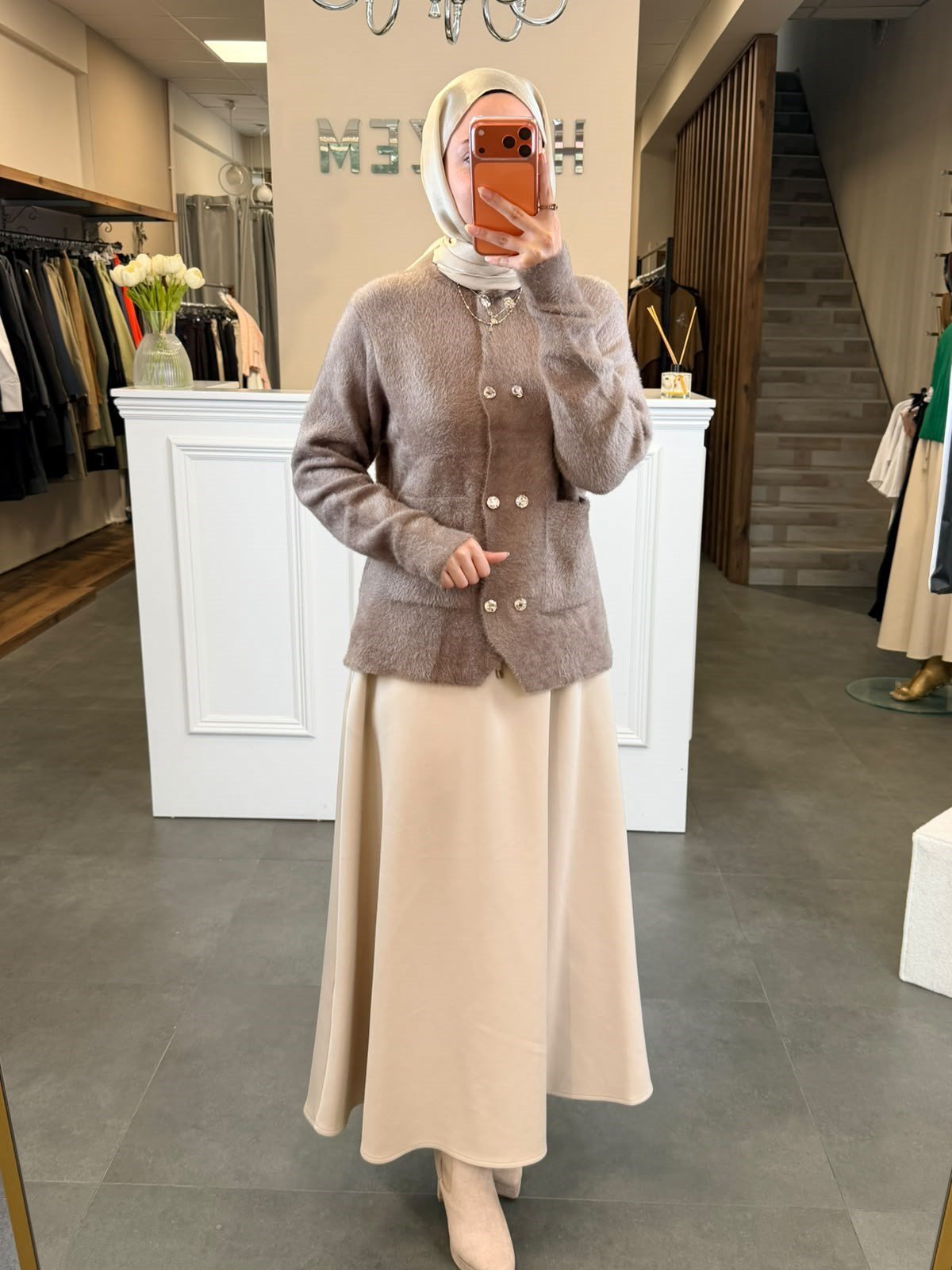 Angora Gold Button Ceket Kazak & Bej Kloş Etek Kombini