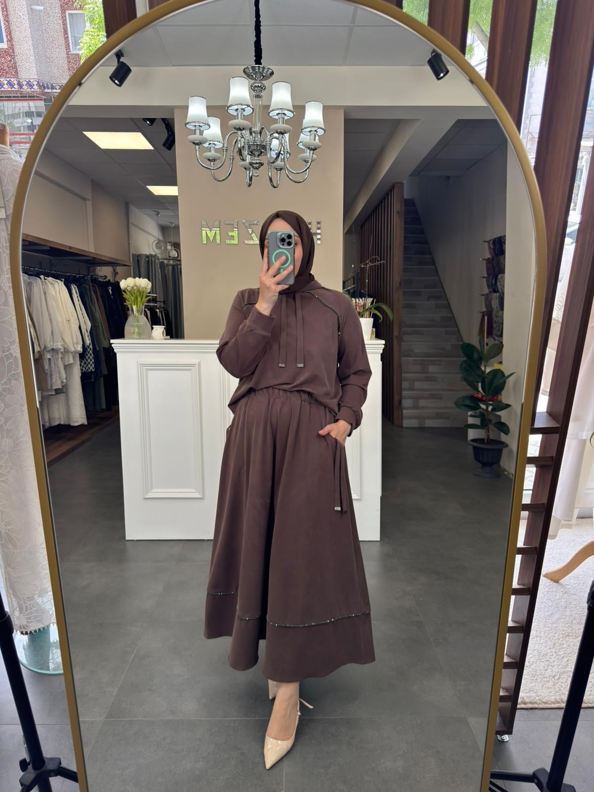Lisa Exclusive | 