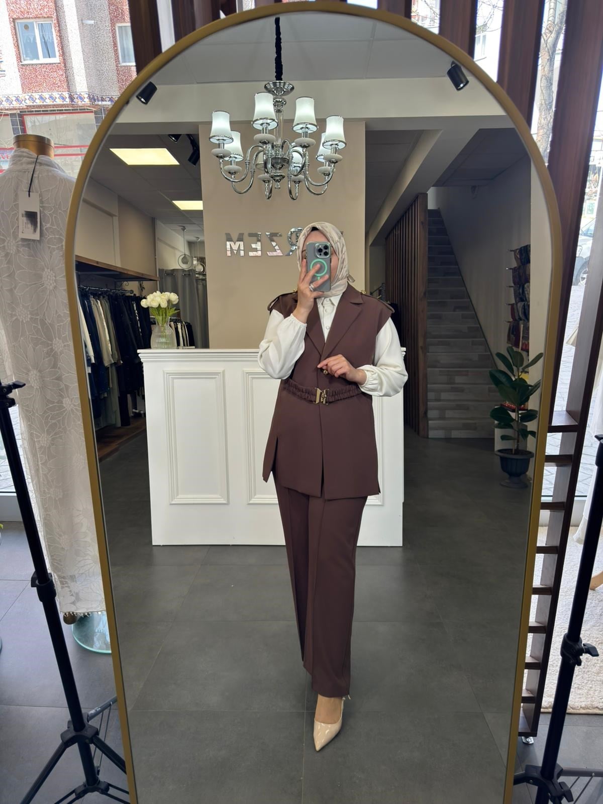 Lisa Exclusive | 