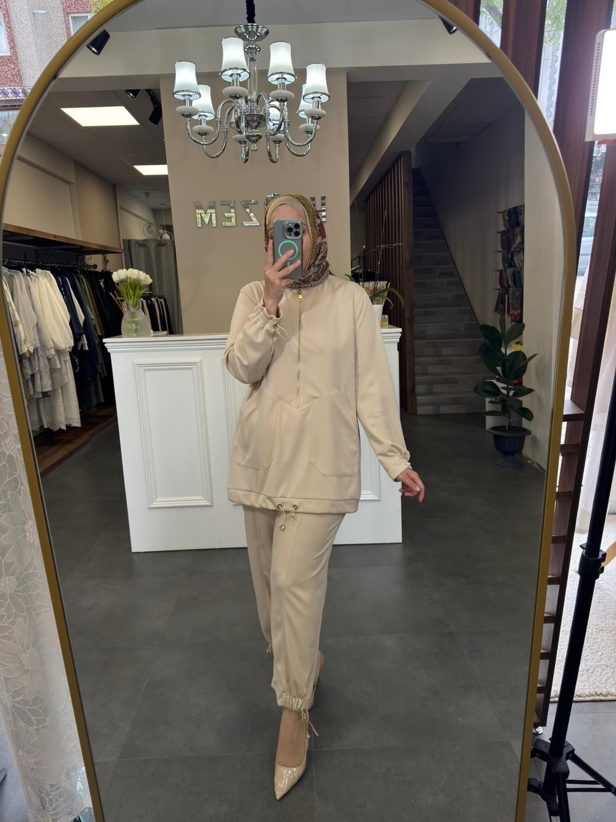 Lisa Exclusive | 