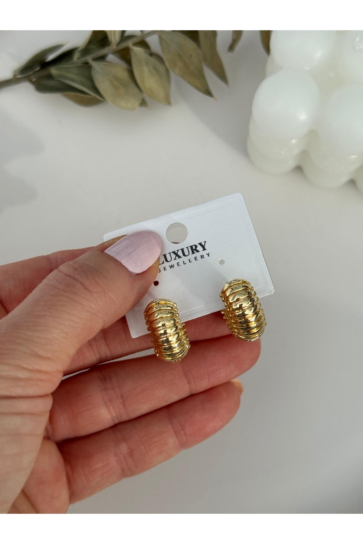 Minimal Gold Ithal Halka Küpe | Küçük Boy Halka Küpe