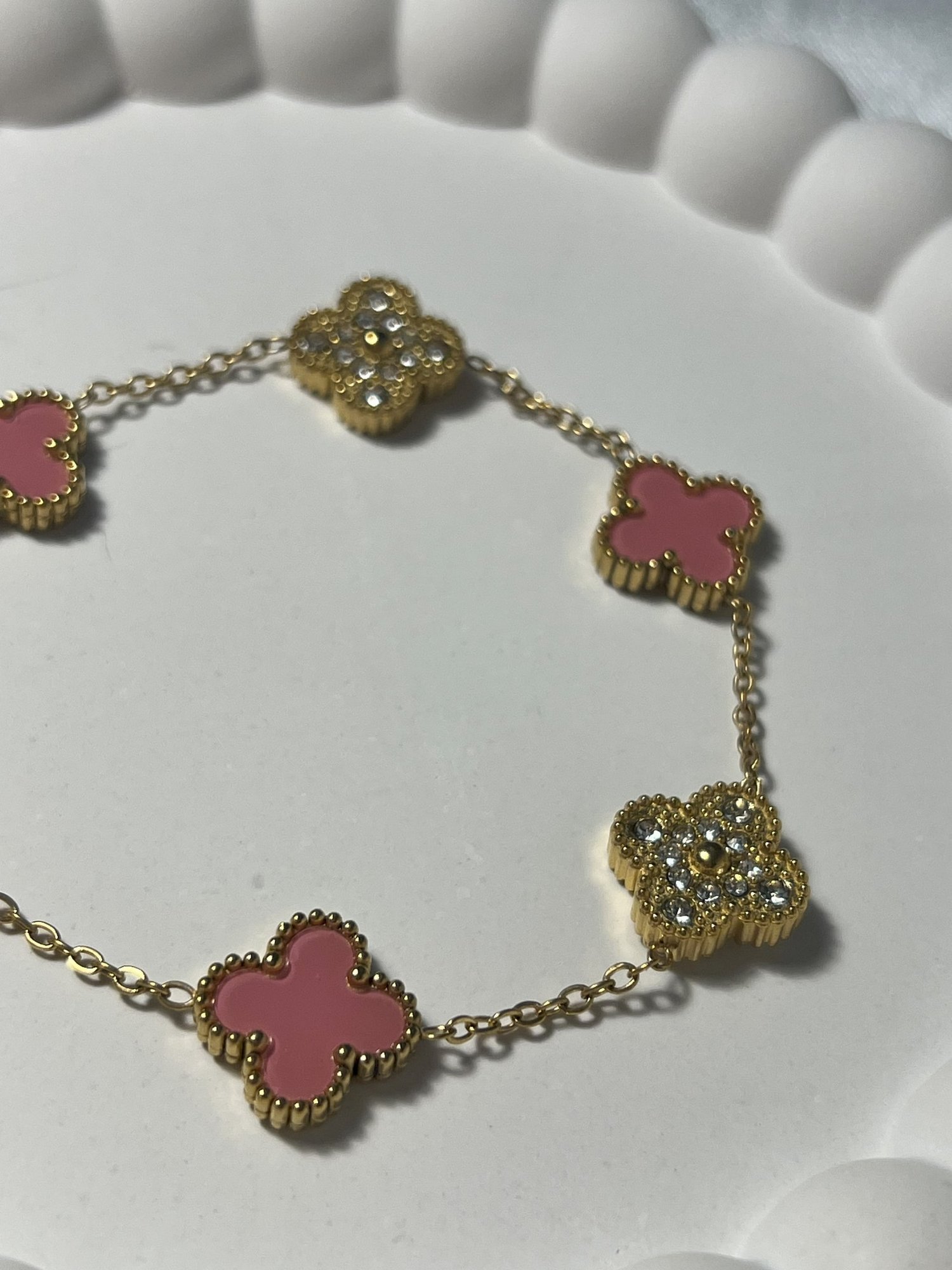 PEMBE TAŞLI YONCA BİLEKLİK - GOLD