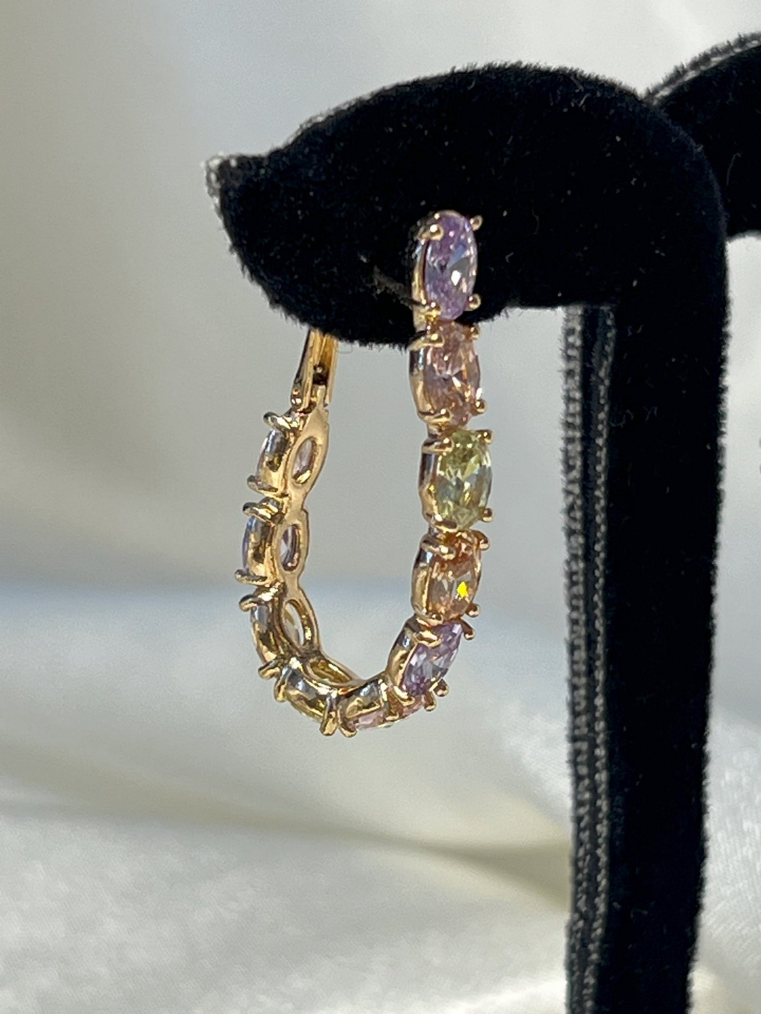 XUPİNG RENKLİ TAŞLI KÜPE