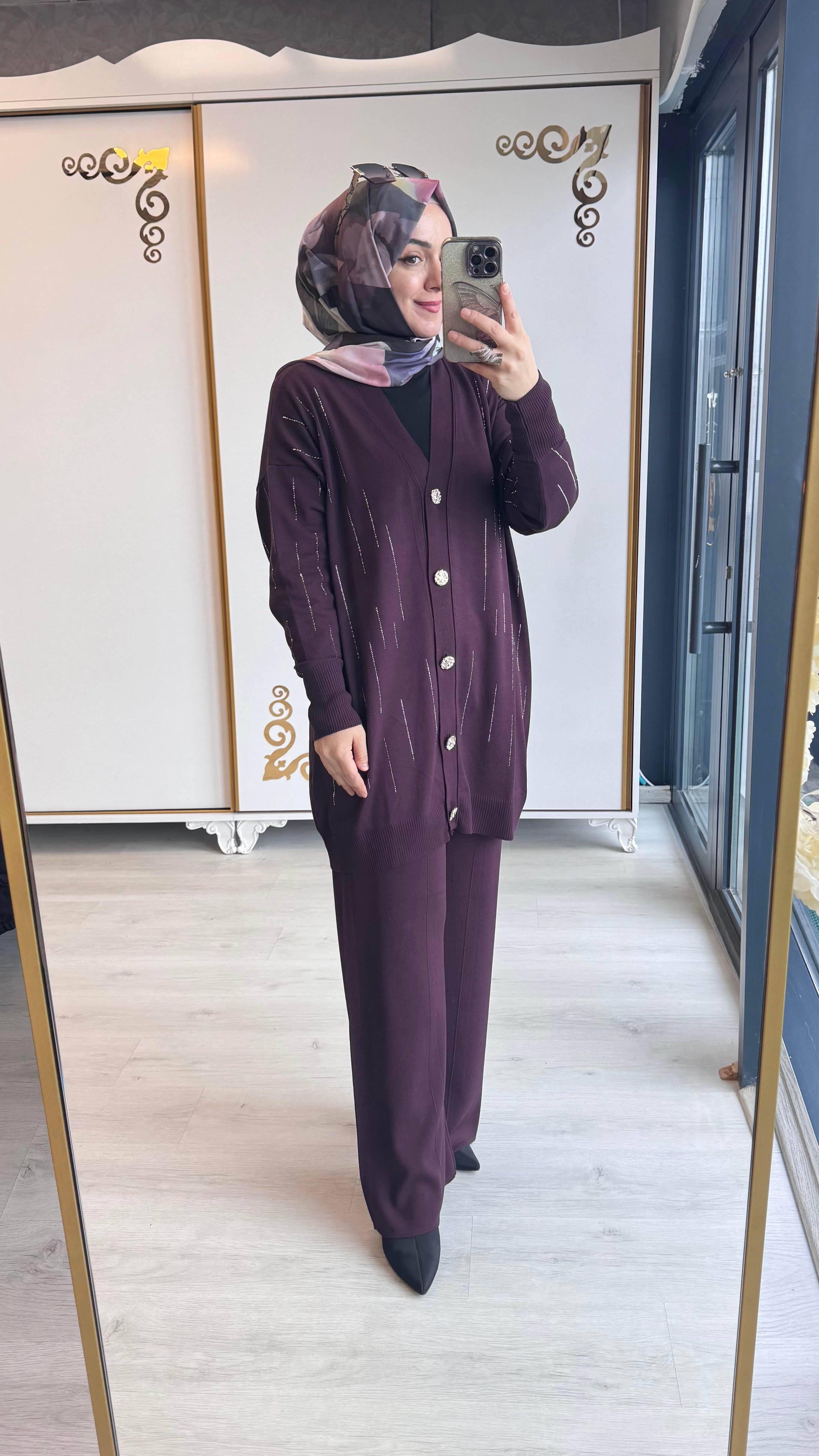 Damla Taşlı Hırkalı Takım