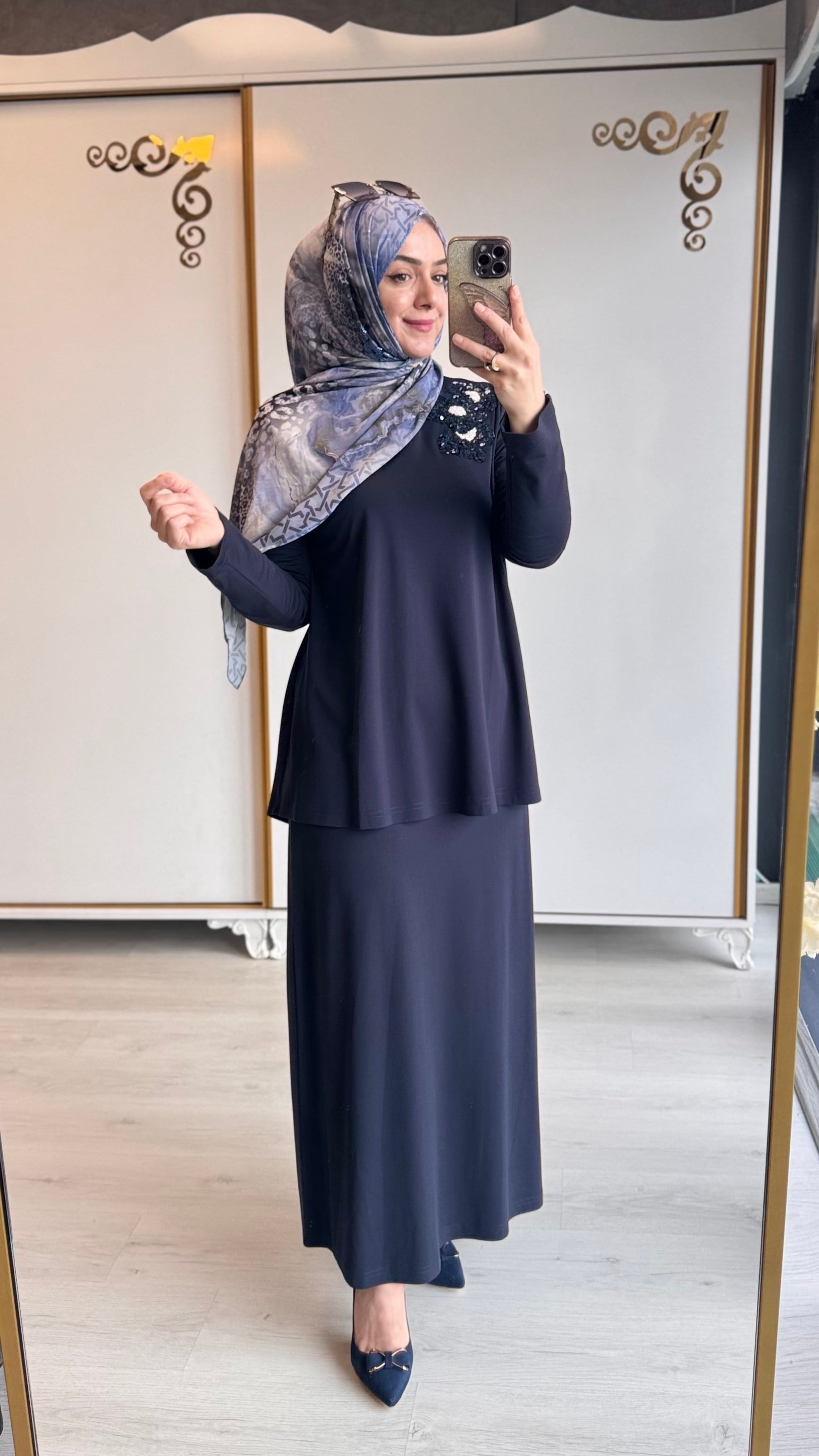Nurcan Çetin Etekli Takım Laciver