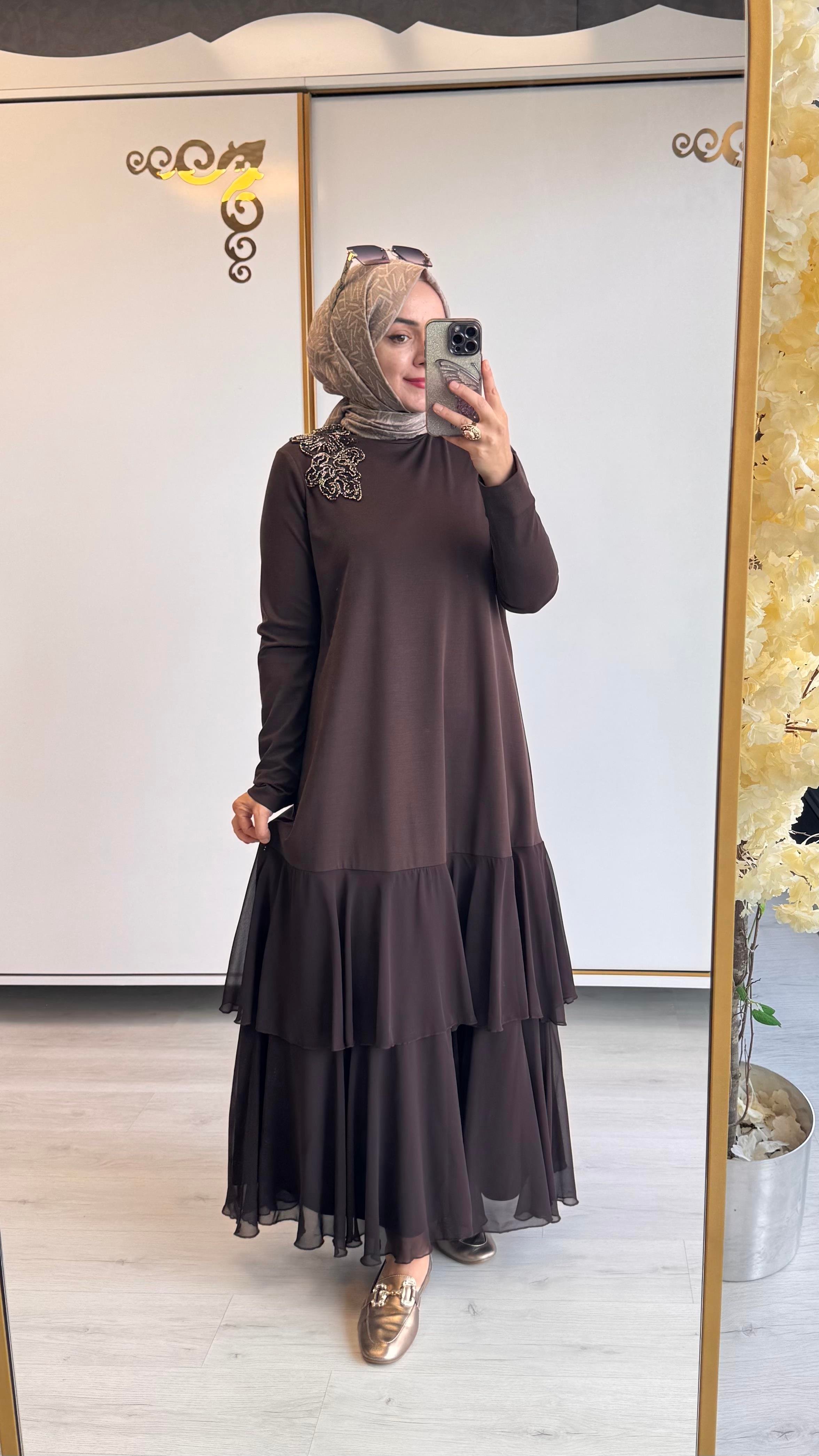 Nurcan Çetin Şifon Detaylı Elbise Kahverengi