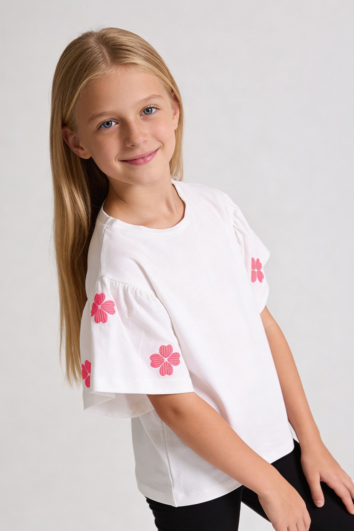 Tuffy Kız Çocuk Yonca Çiçek Detaylı T-Shirt-2356