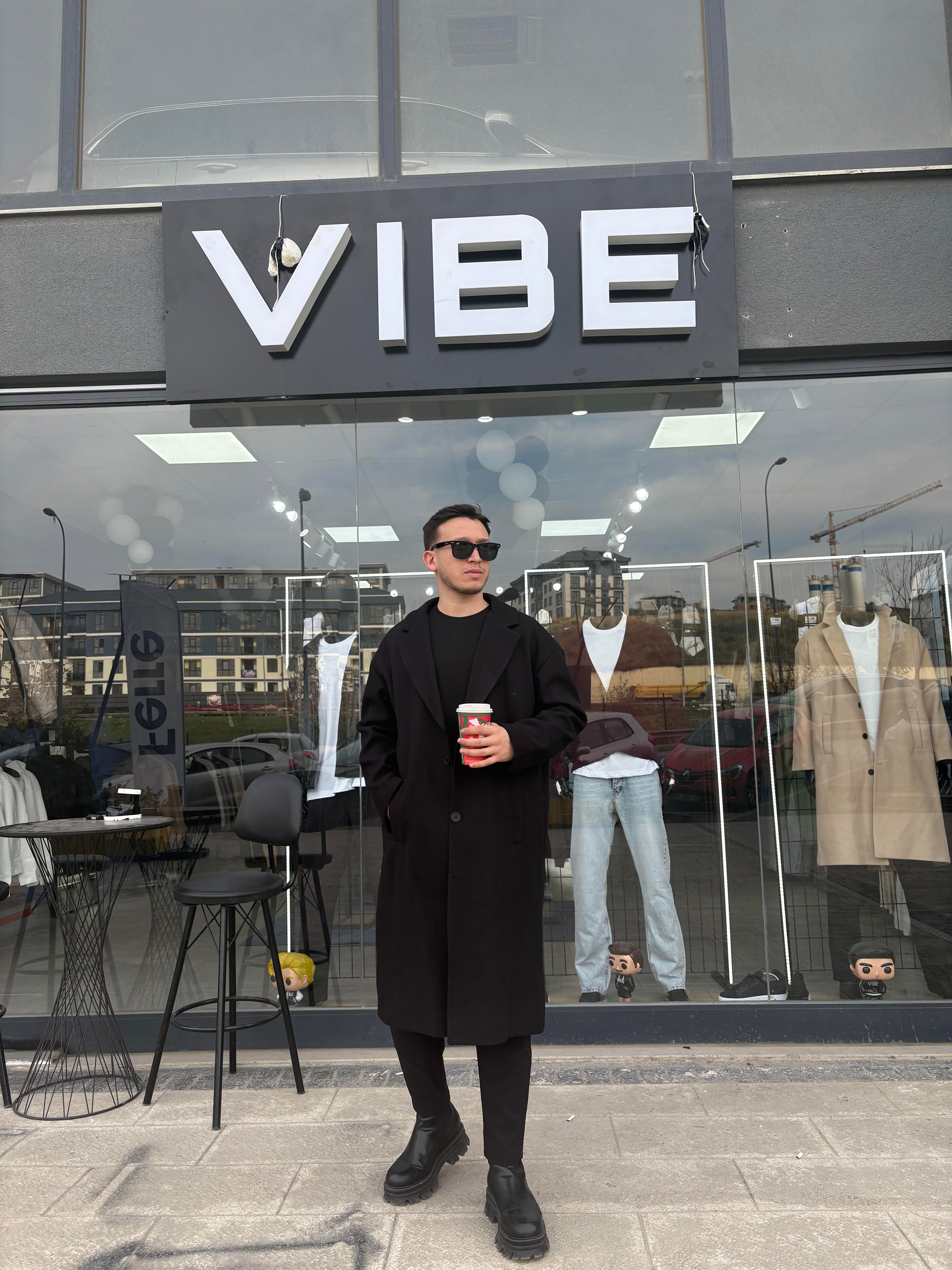 Oversize Siyah Kaşe 