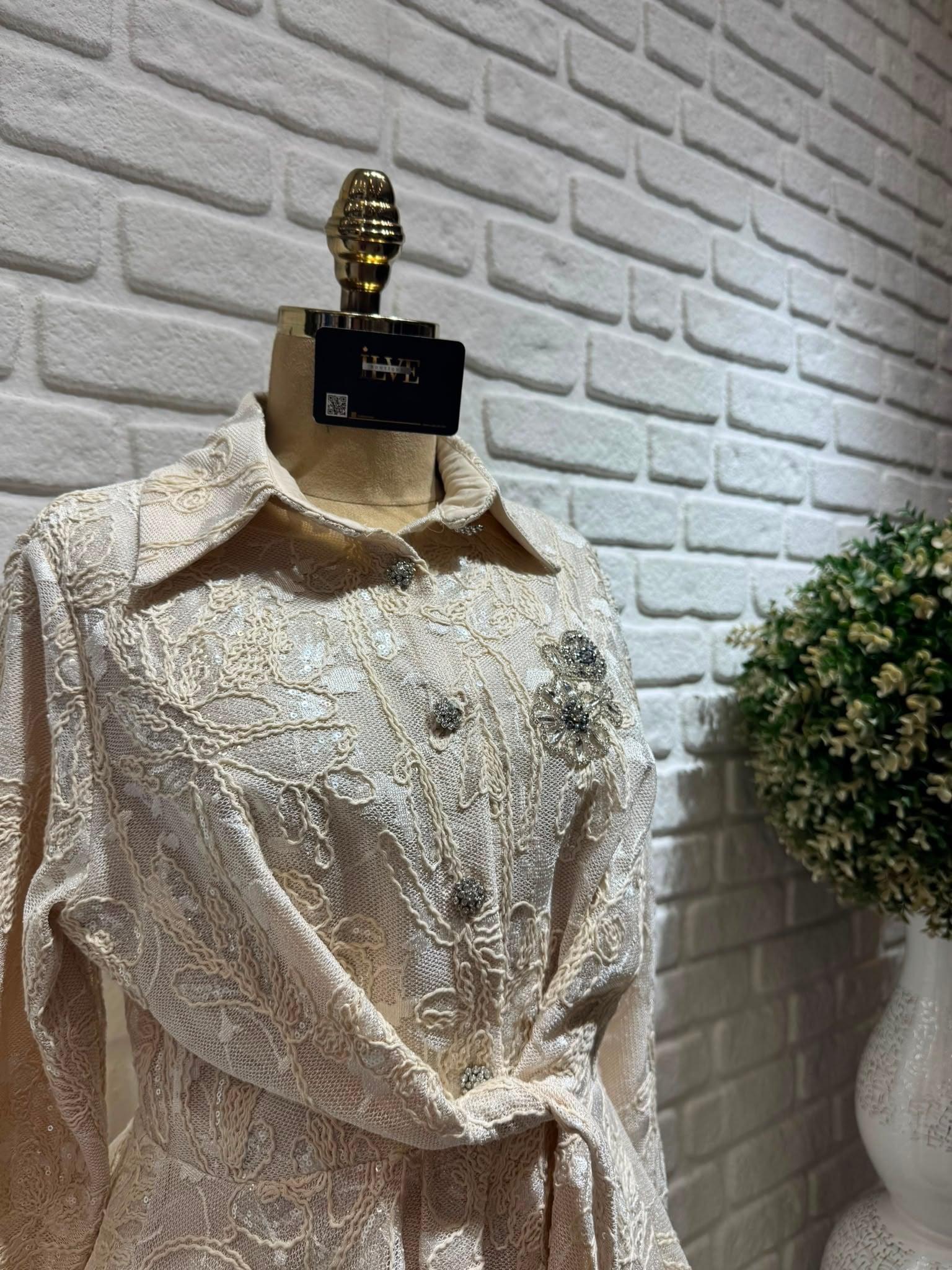 Selin Ada Güpürlü Etekli Takım