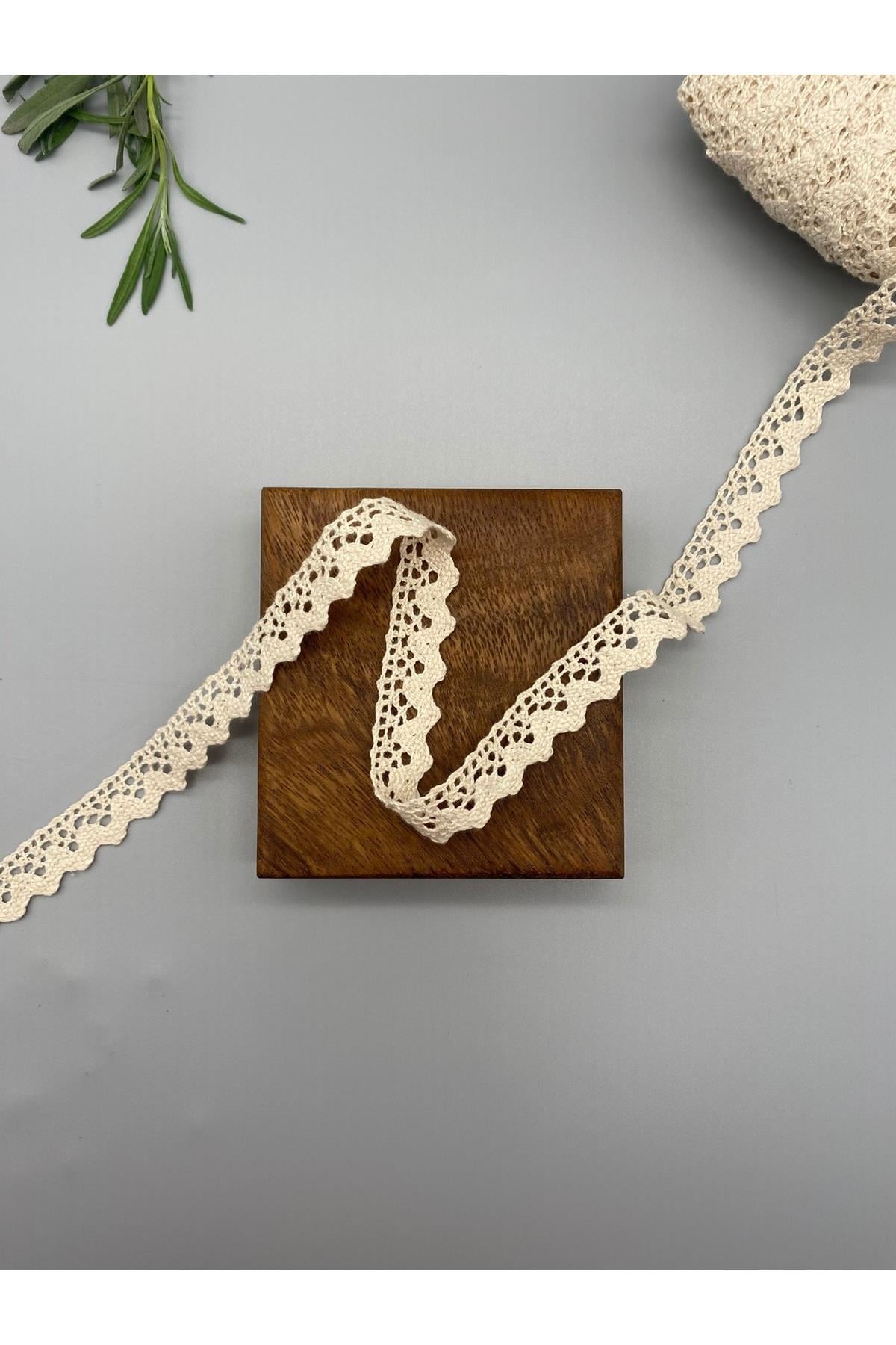 Krem, Ham Renk Pamuk Dantel-Kopanaki Şerit 5 Metre, 1.7 cm Genişlik No:1023