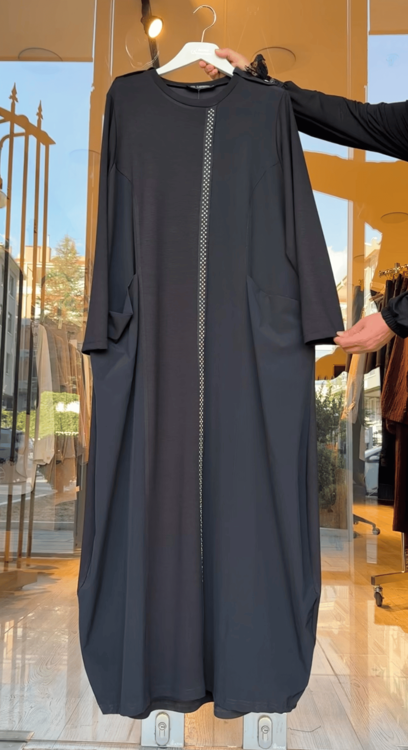 Bambu Kumaş Ve Turkuaz Kumaş Kombinli Şerit Aksesuarlı Elbise -Siyah