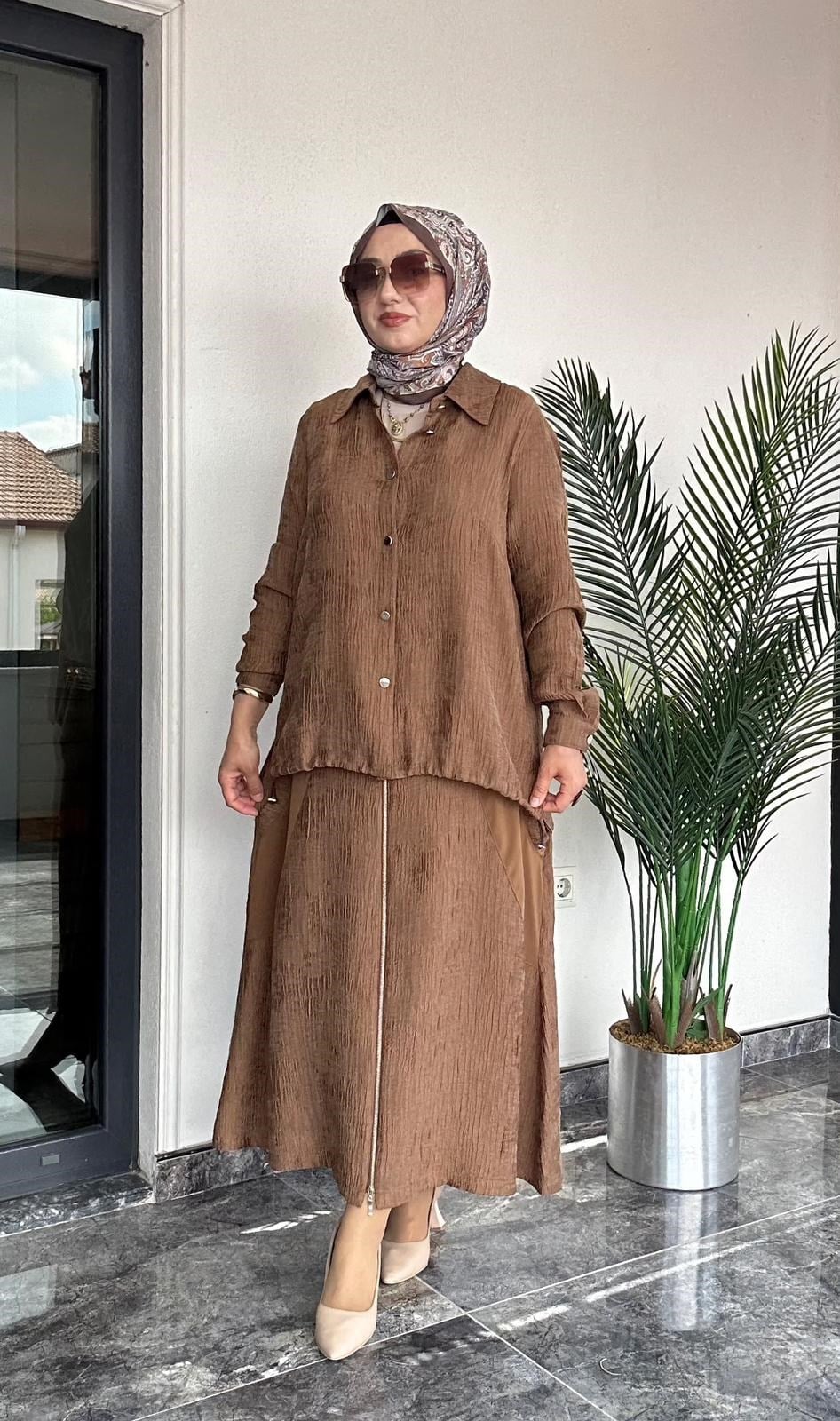 Bürümcük Kumaş Arkası Ve Tuniği Fermuarlı Etekli Takım -Taba