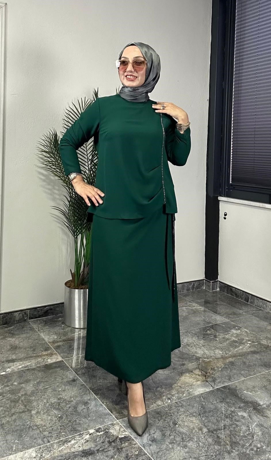 Krep kumaş önden biye ve etekte bağlama detaylı takım -Yeşil