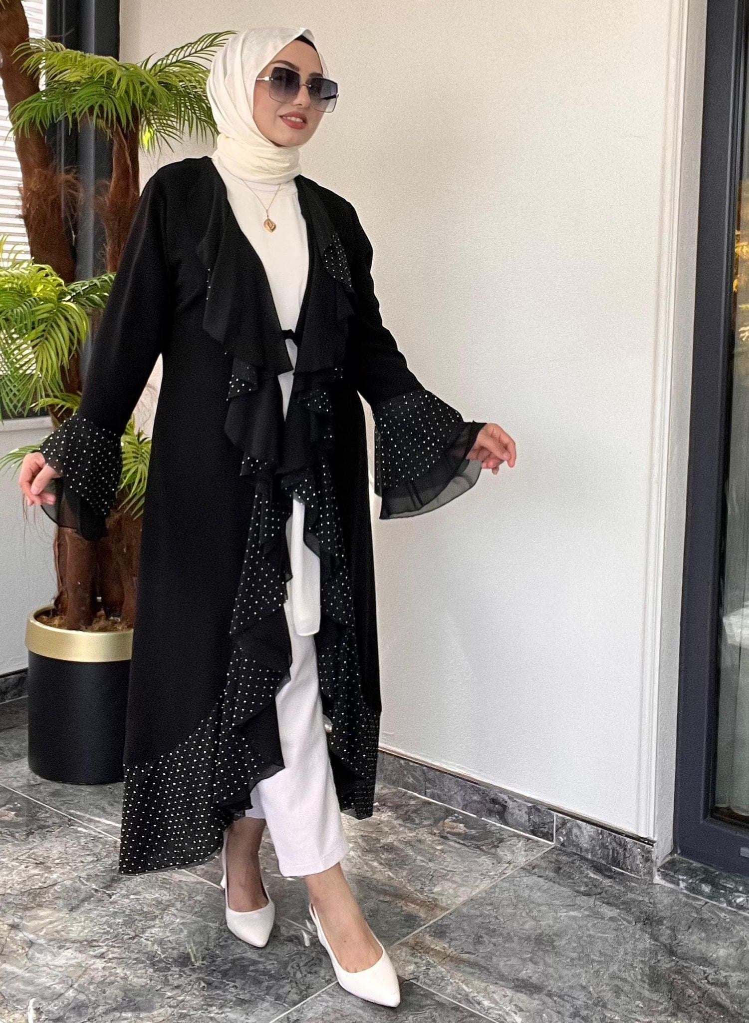 Krep Kumaş Şifon Ve Taş Detaylı Önü Volanlı İkili Abaya Elbise -Siyah