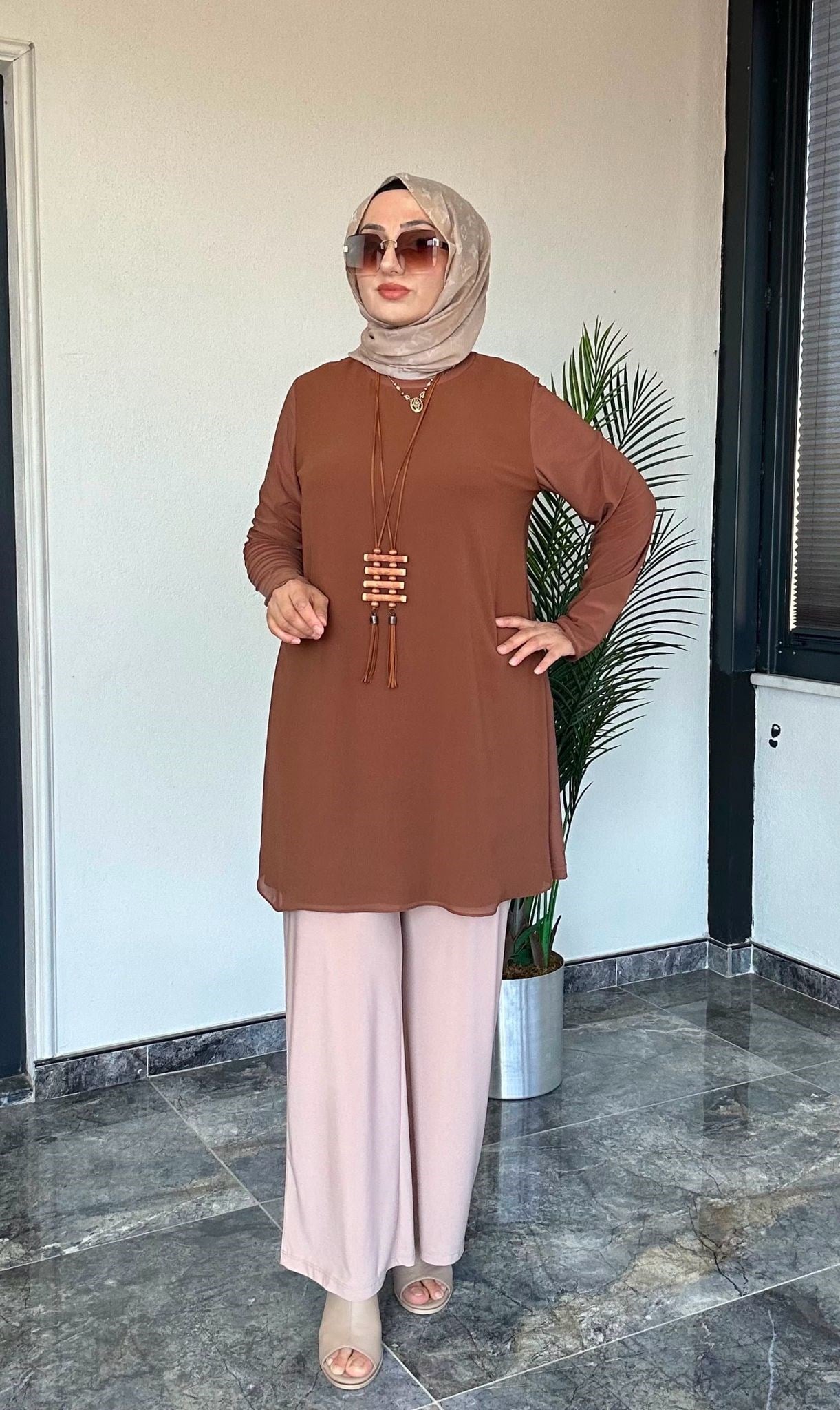 Sandy Kumaş Önü Şifon Kaplama Tunik Ve Sandy Kumaş Pantolon İkili Takım 
