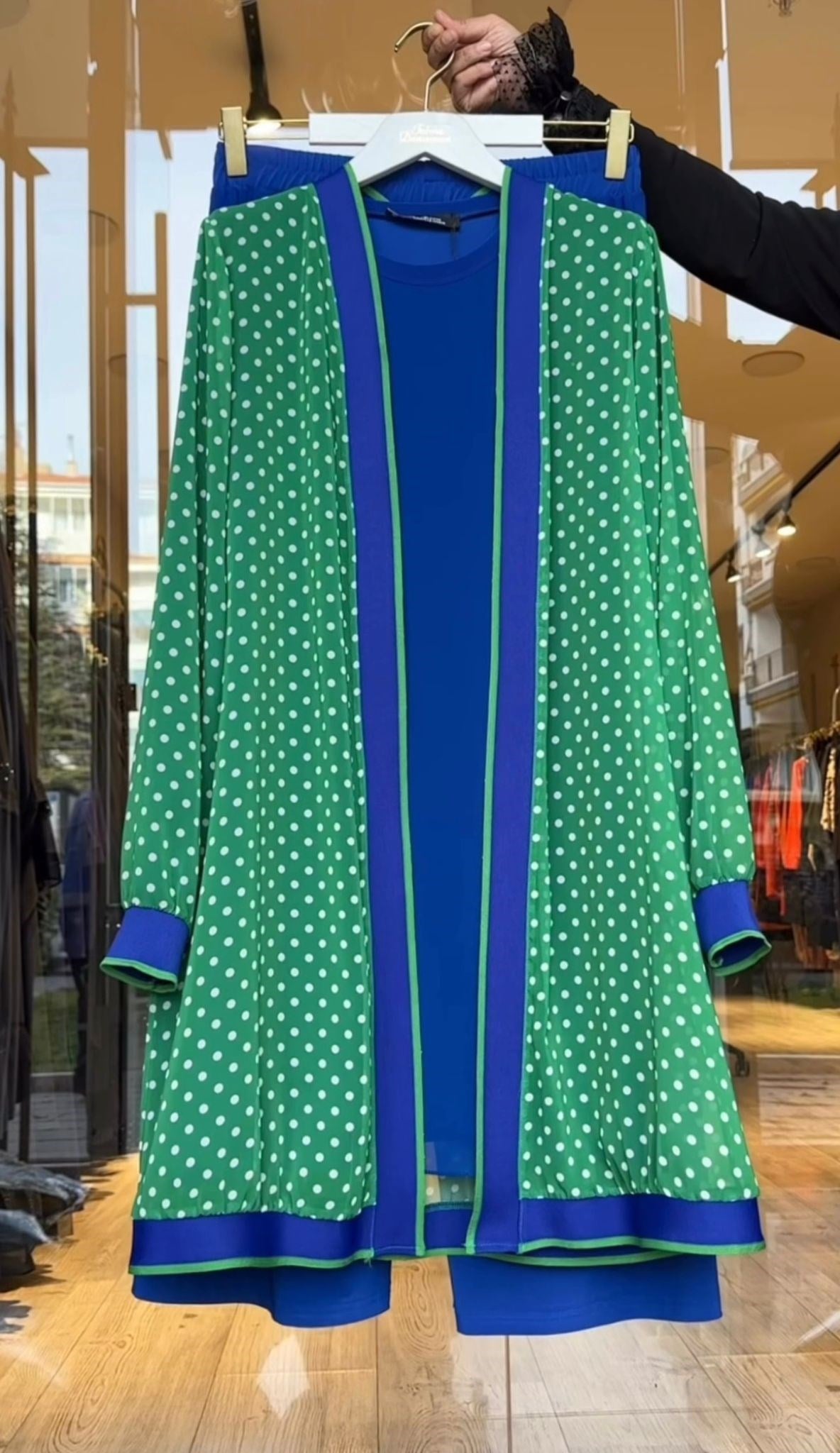 Şifon Krep Kumaş Desenli Ceket İçlik Ve Pantolon Üçlü Takım -Yeşil