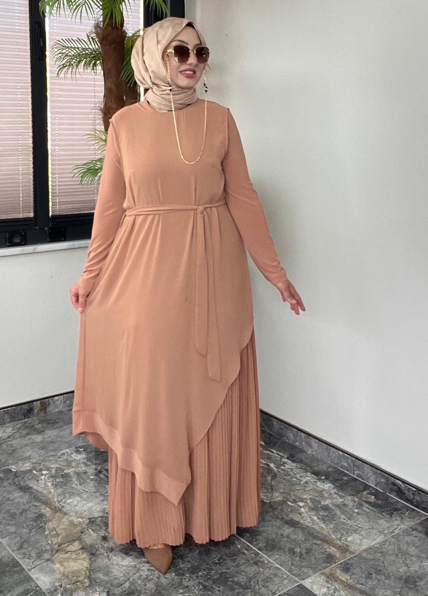 Şifon Kumaş Pilise Detaylı Elbise -Vizon