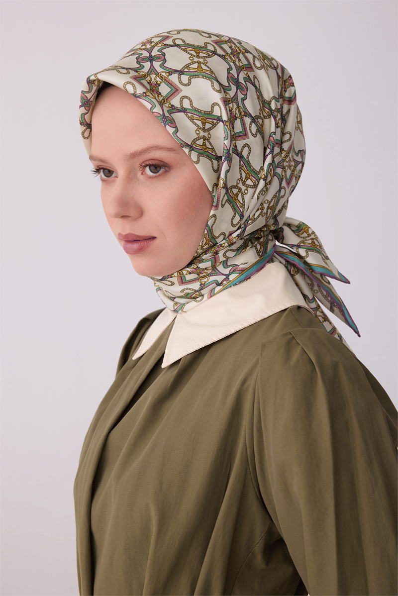 Çok Renkli Klasik Desen %100 Twill İpek Eşarp 4328 - 83