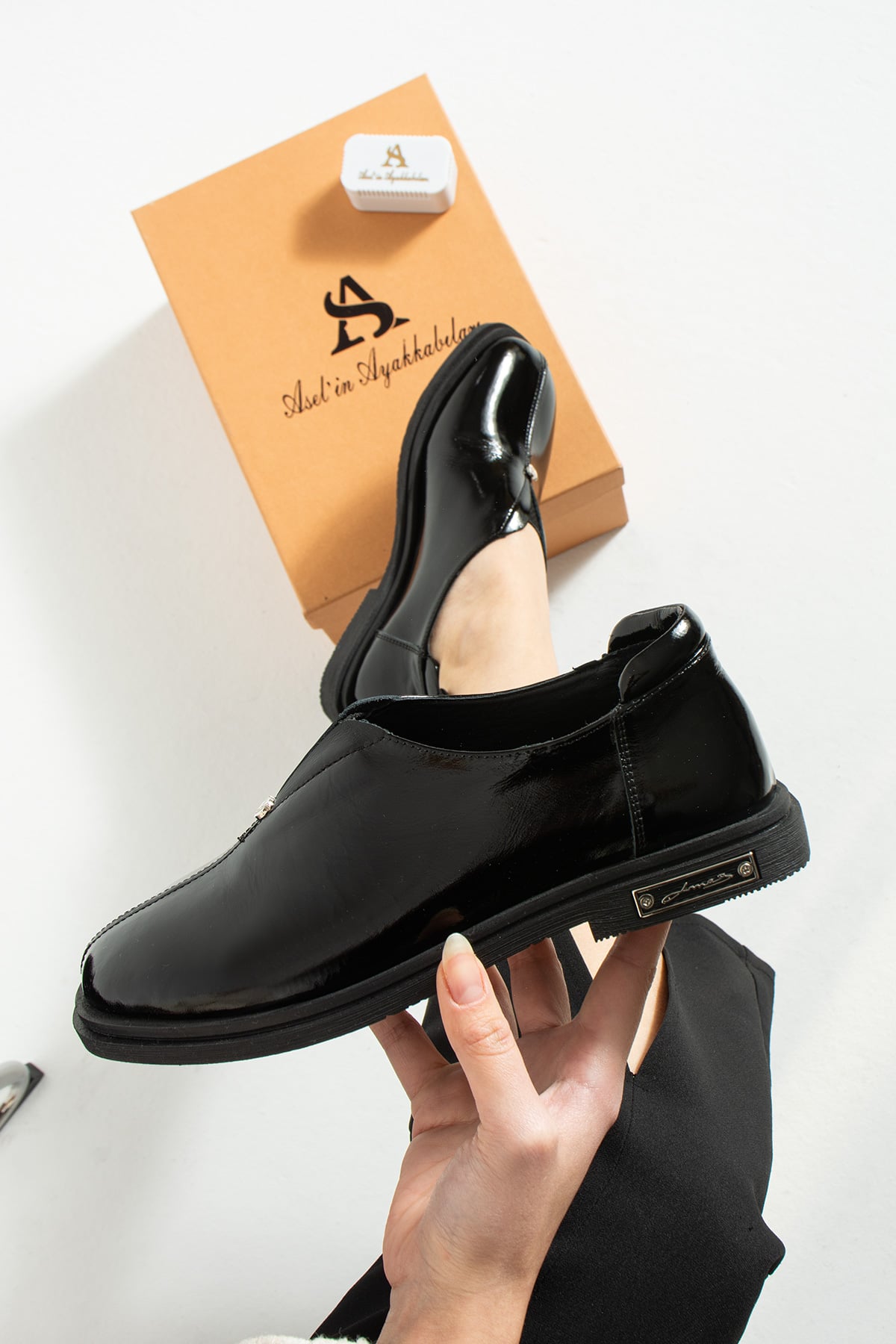 Kadın Loafer Ayakkabı Hakiki Deri Siyah Kısa Topuklu Klasik