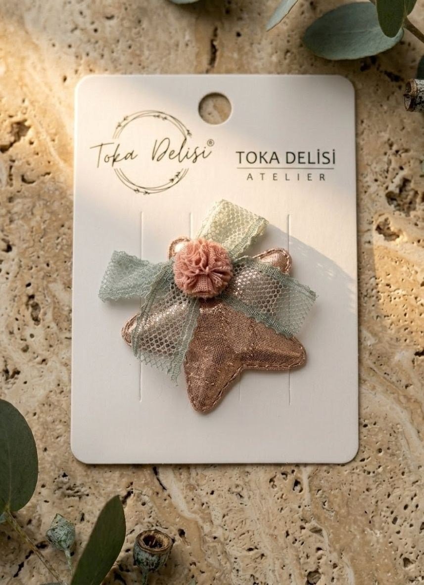 Toka DelisiTOKABebekler İçin Parlak Yıldız Figürlü Metalik Açık Mor Saçsız Bebek TokasıBebekler İçin Parlak Roza Pembe Yıldız Figürlü Metalik Saçsız Bebek Tokası
