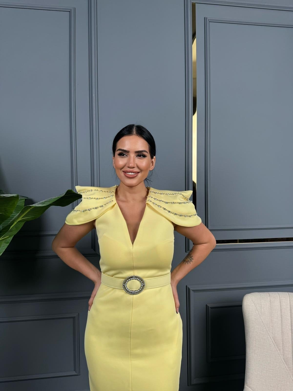 Gliter Taş Detaylı Tasarım Elbise Sarı · 3