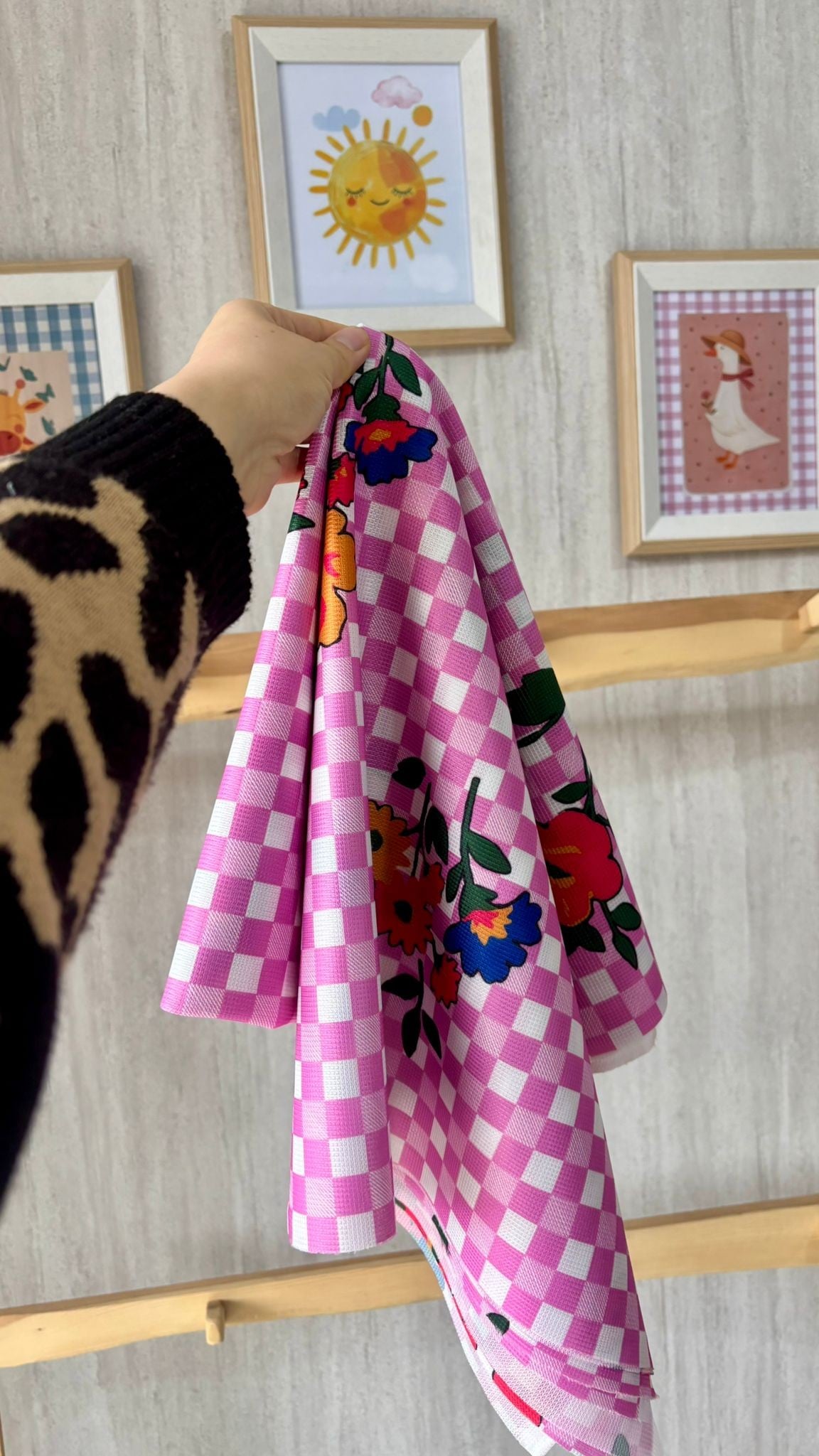 Koyu Pembe Dama Desen Standart Sofra