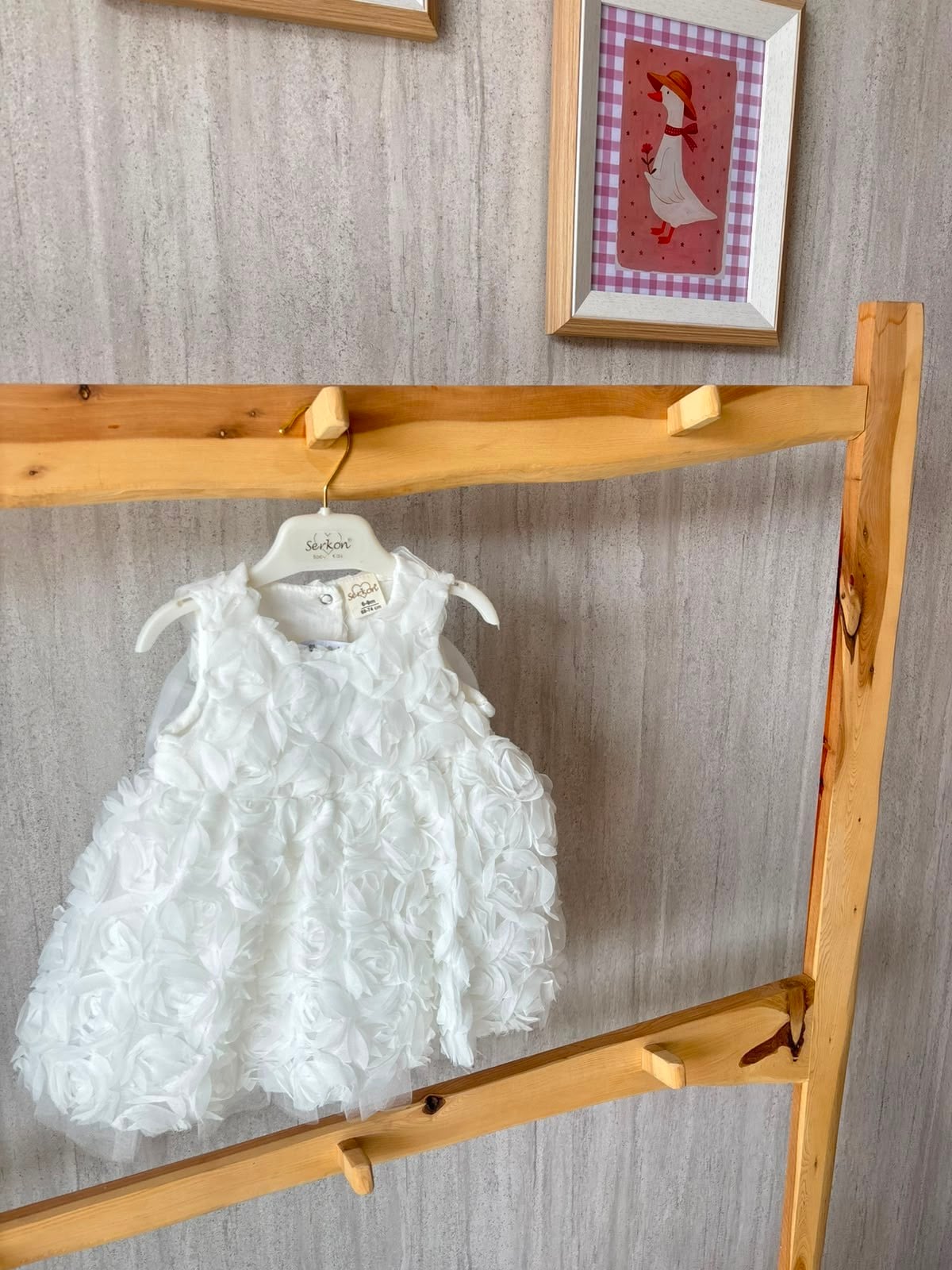 Üç Boyutlu Güllü Elbise Beyaz