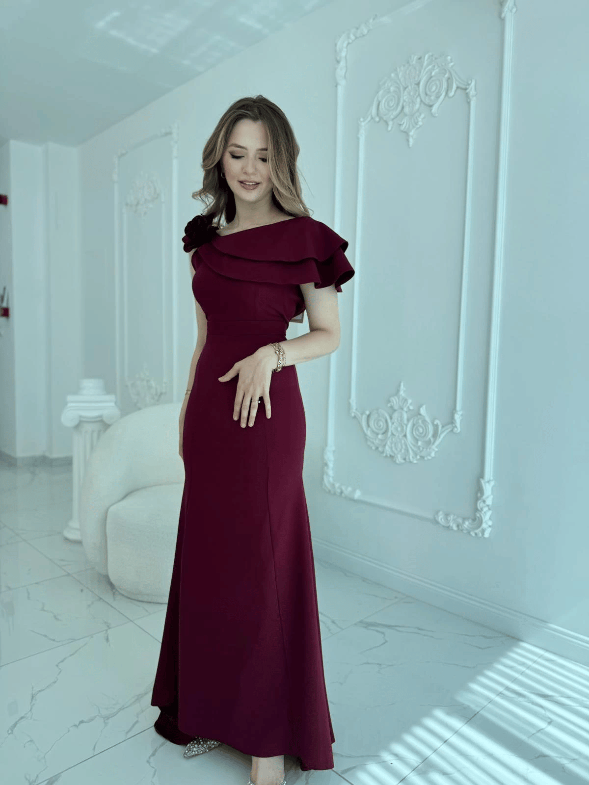 Asimetrik Volan Detaylı Bordo Tek Omuzlu Abiye Elbise · 4