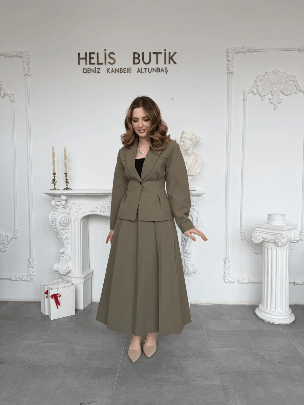 Belden Oturtmalı Haki Ceket ve Uzun Etek Takımı · 3