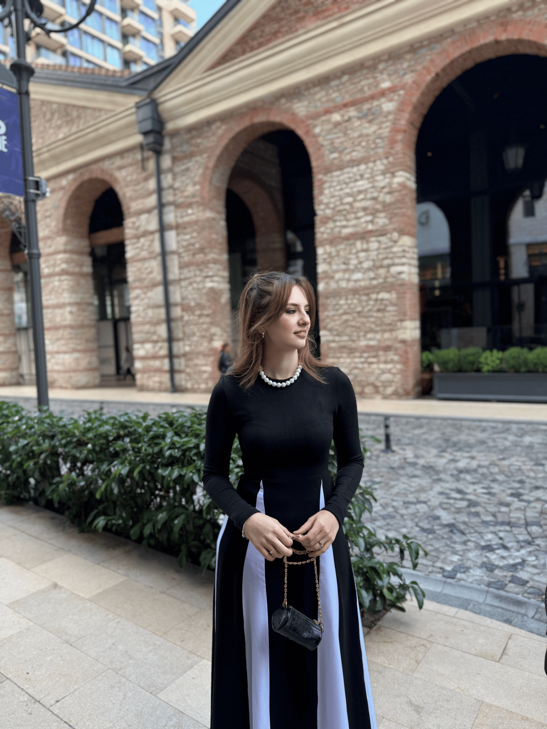 Beyaz Siyah Pile Etekli Triko Elbise · 5