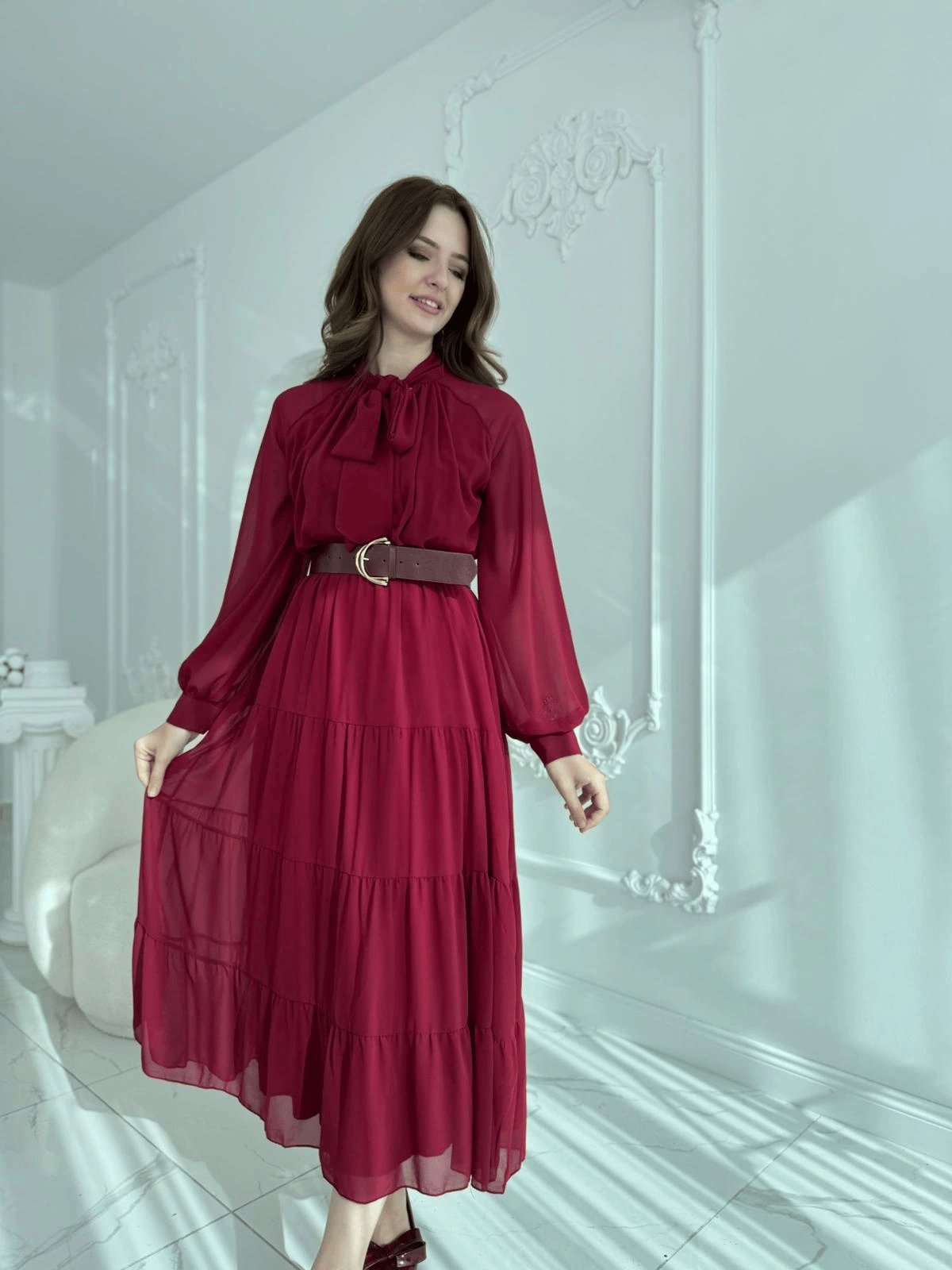 Fular Yaka Detaylı Kemerli Şifon Bordo Elbise · 4