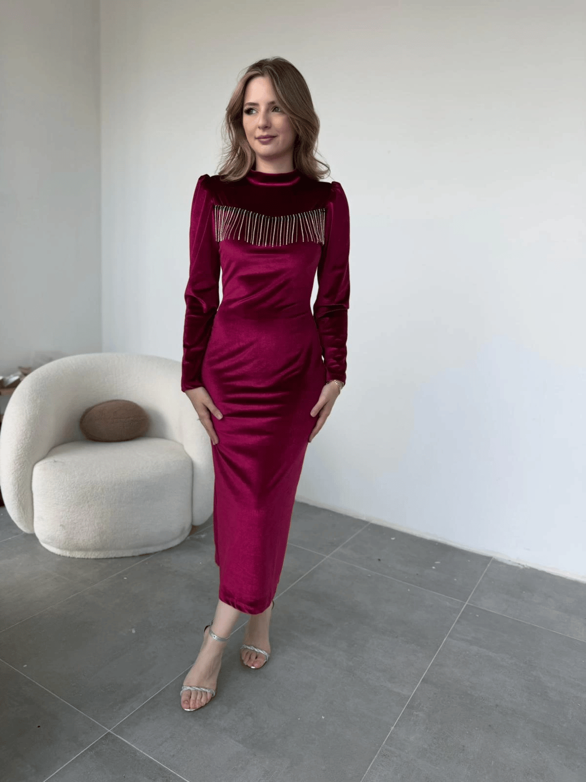 Göğüs Püskül Detaylı Kadife Bordo Elbise · 3