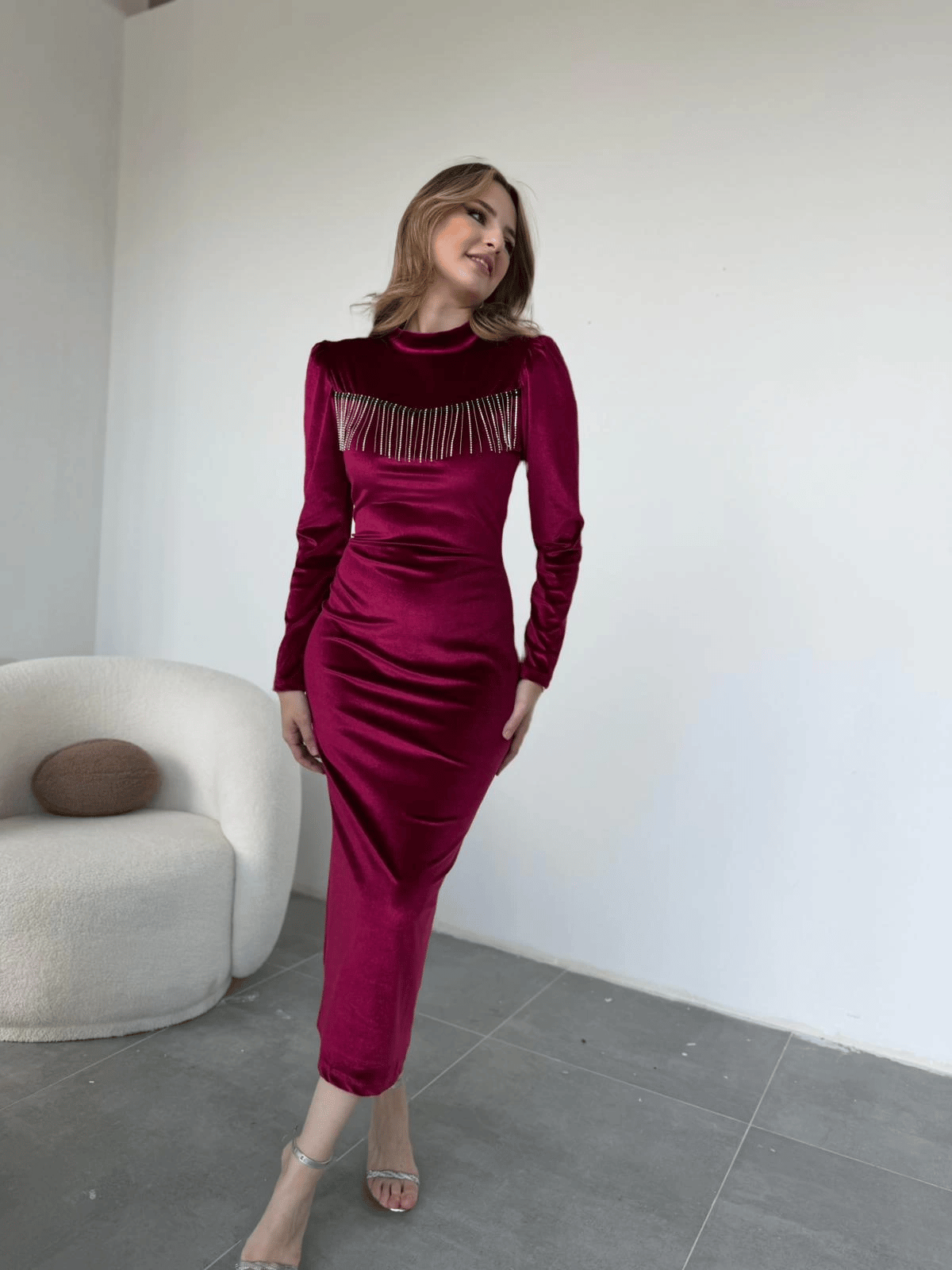 Göğüs Püskül Detaylı Kadife Bordo Elbise · 4