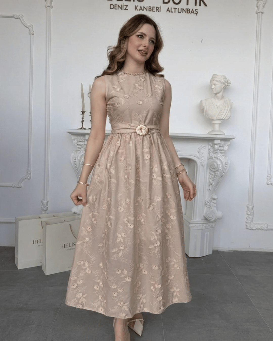 Kabartma Çiçekli 3D Brode Elbise - Vizon