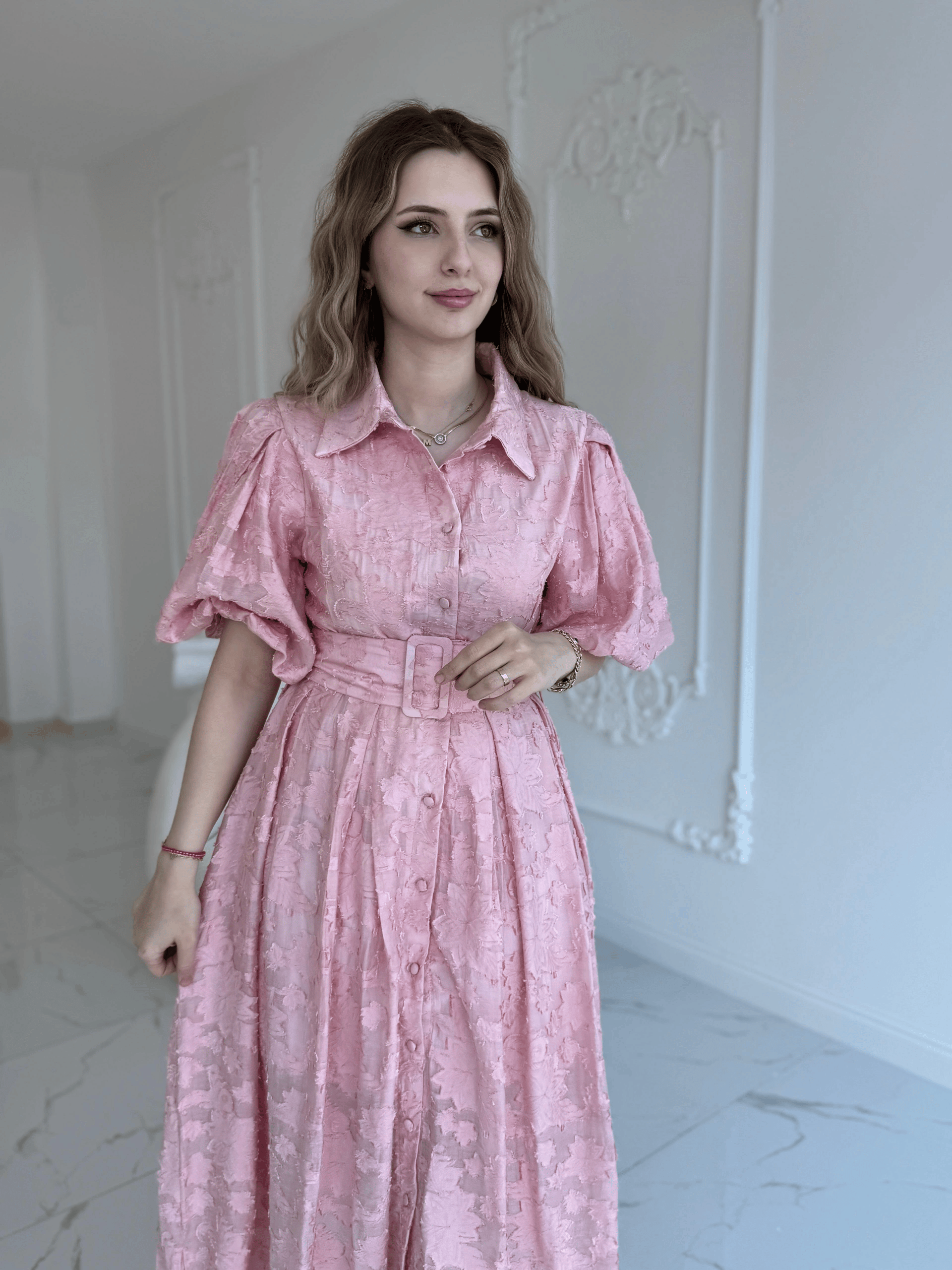 Kemerli Balon Kol Jakarlı Pembe Elbise · 2