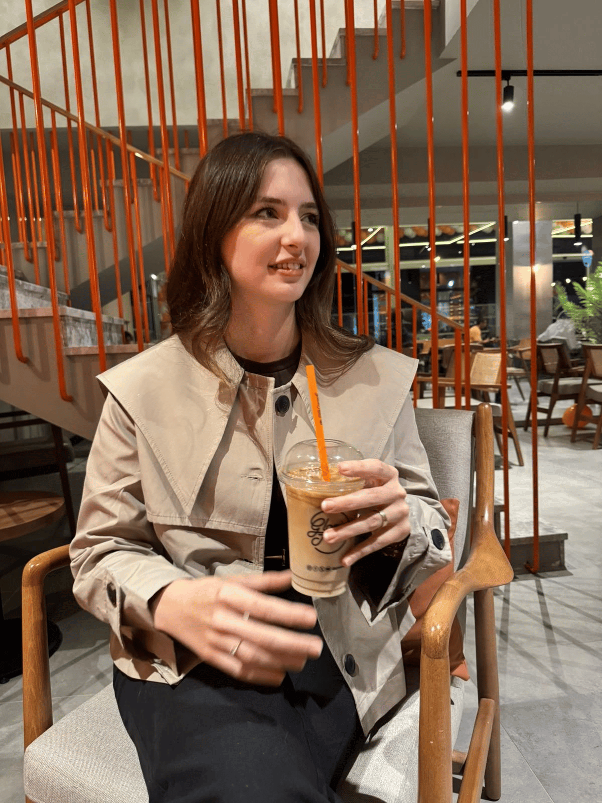 Modern Kesim Büyük Yaka Trençkot · 3