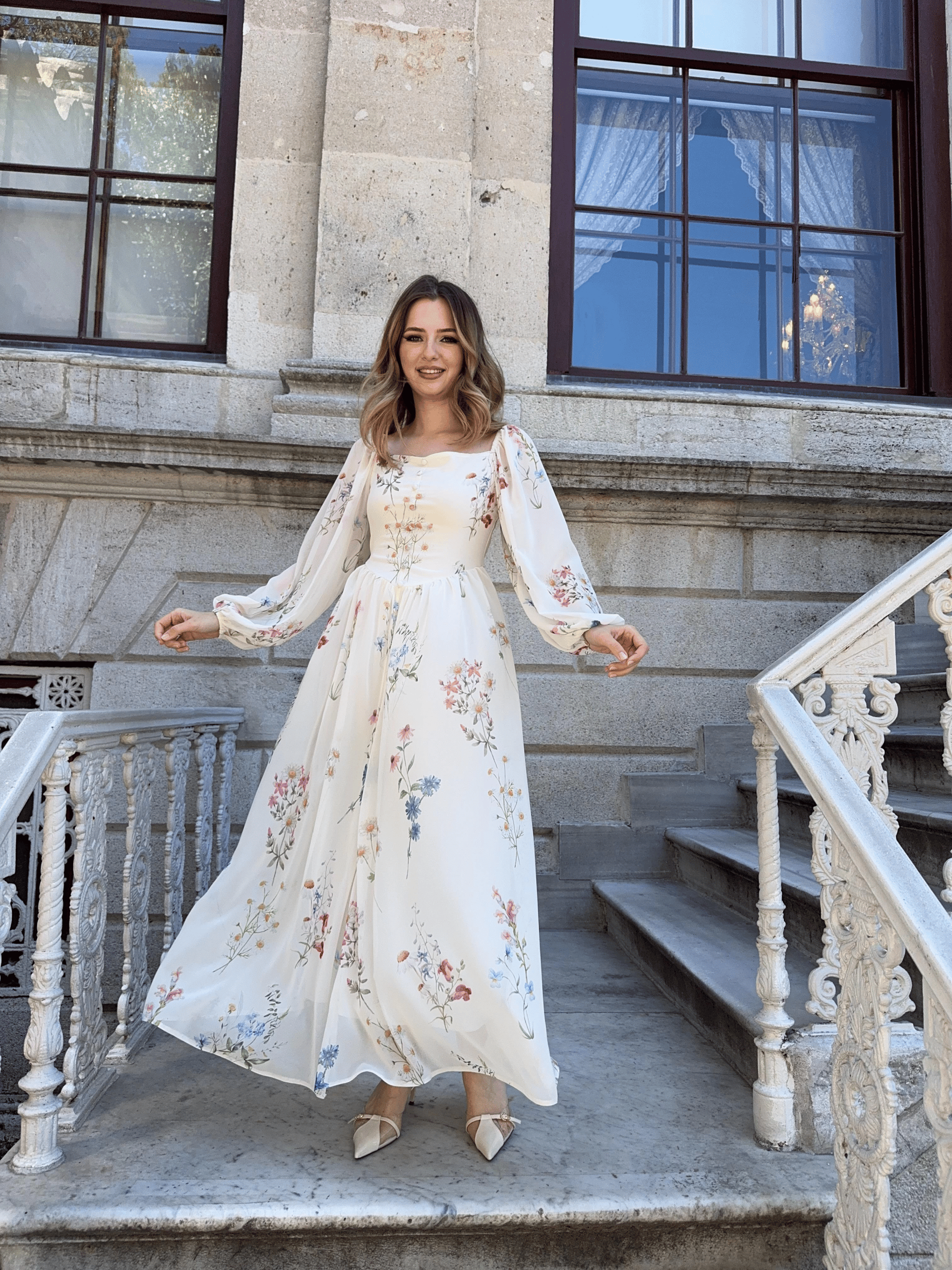 Yulia Çiçek ve Korse Detaylı Şifon Krem Elbise ( HELİS ÖZEL TASARIMI ) · 2