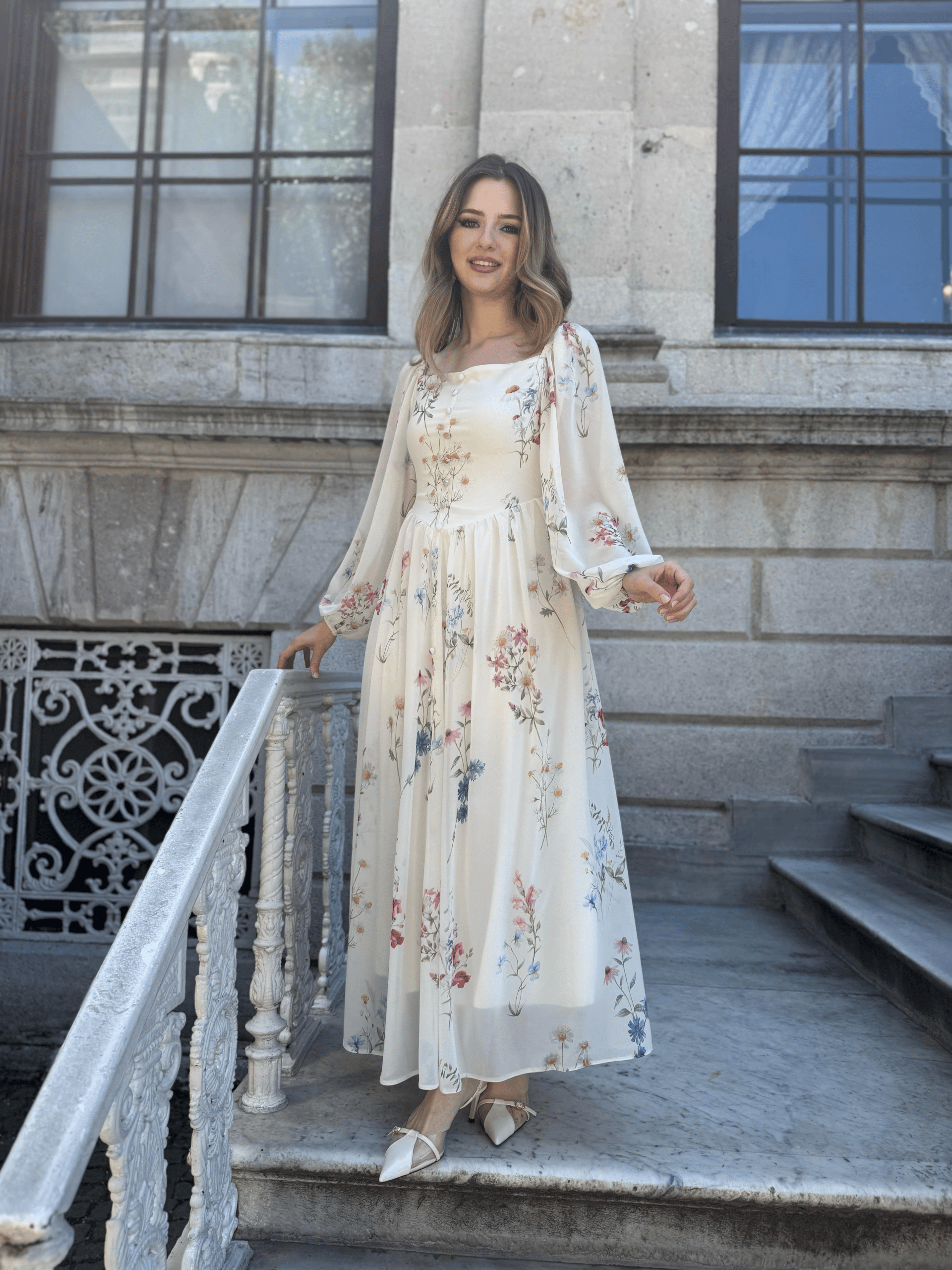 Yulia Çiçek ve Korse Detaylı Şifon Krem Elbise ( HELİS ÖZEL TASARIMI ) · 4