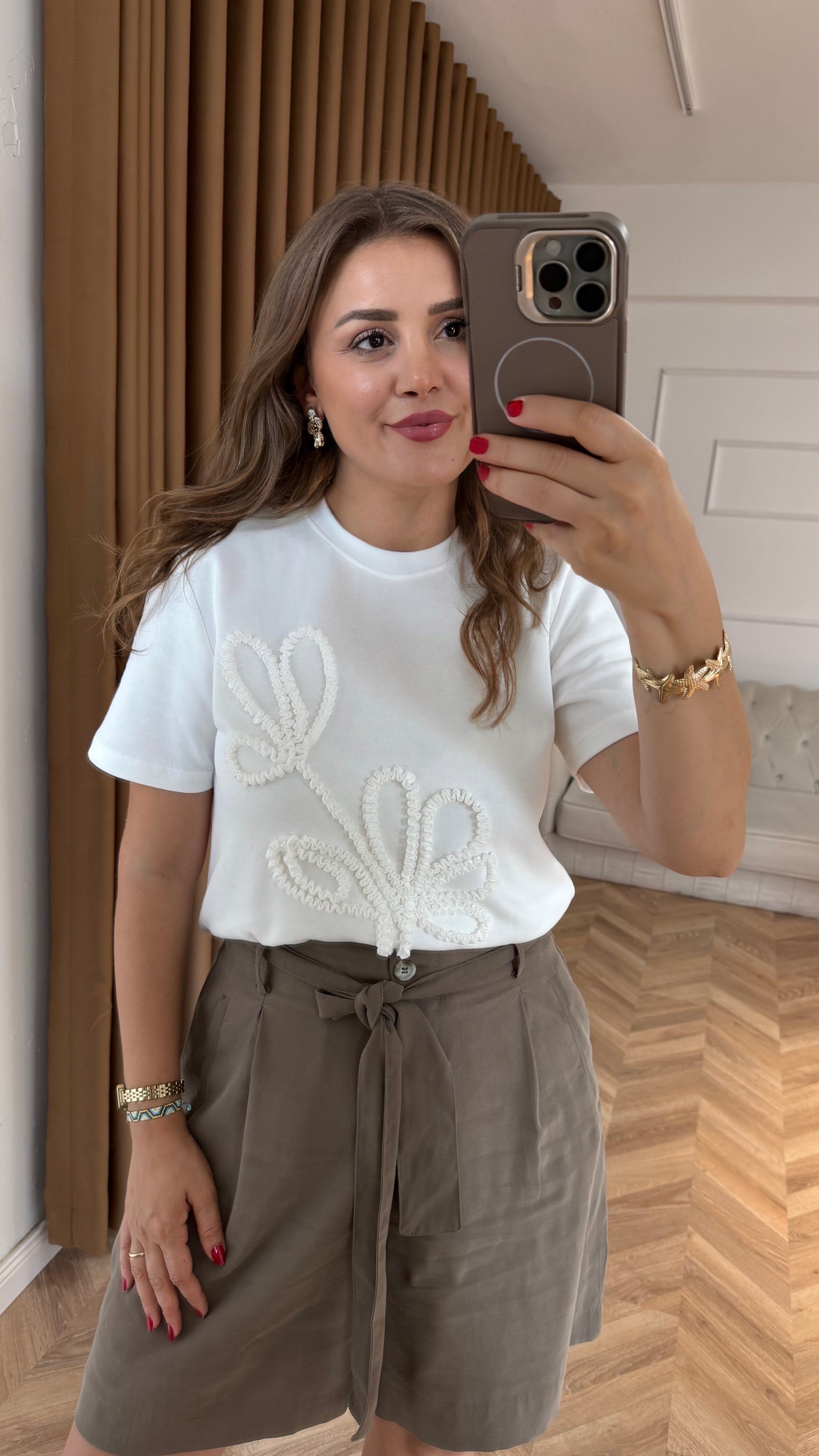 Beyaz Nakışlı Premium T-Shirt