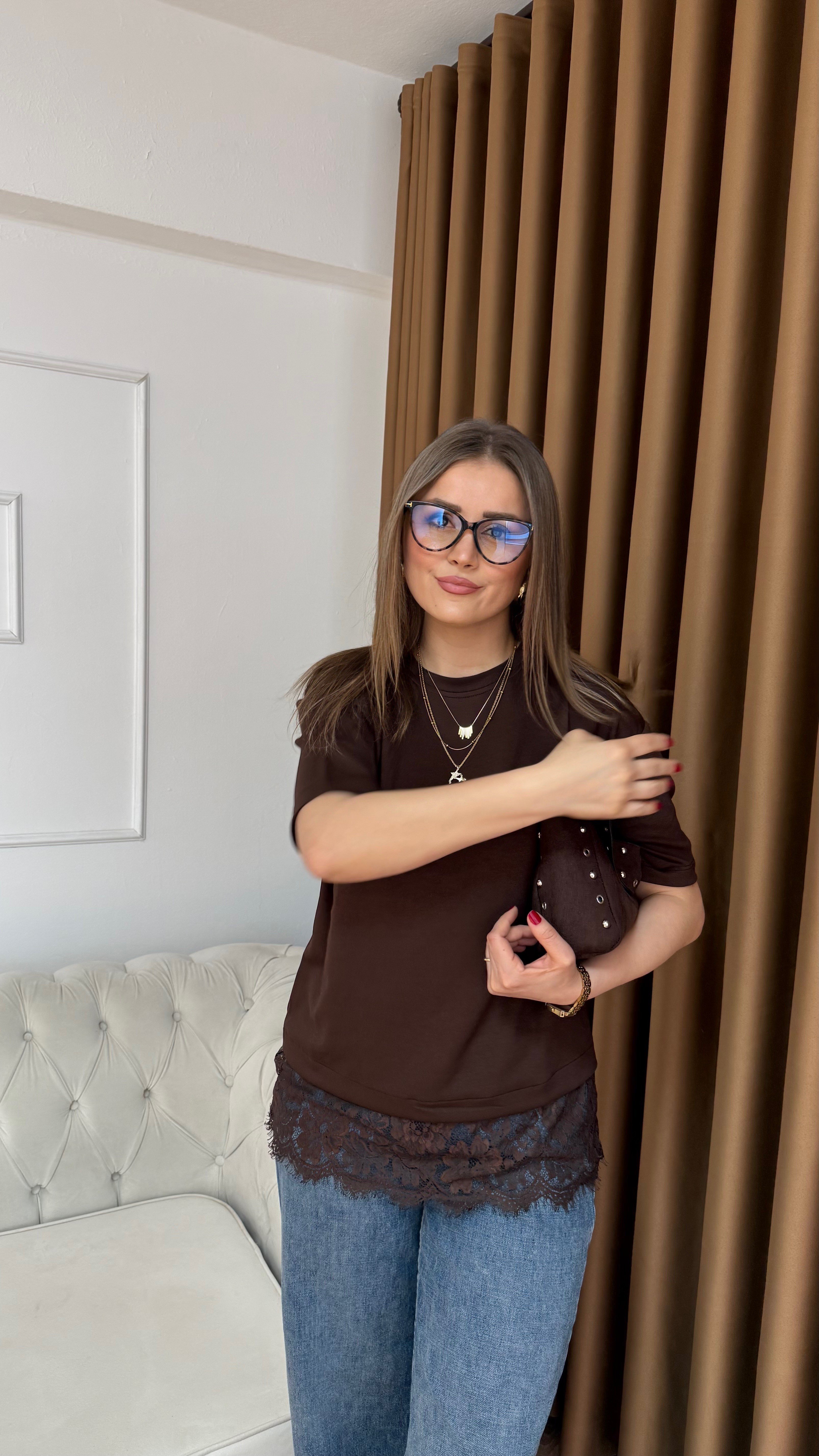 Dantel Detaylı Basic Tişört – Kahverengi