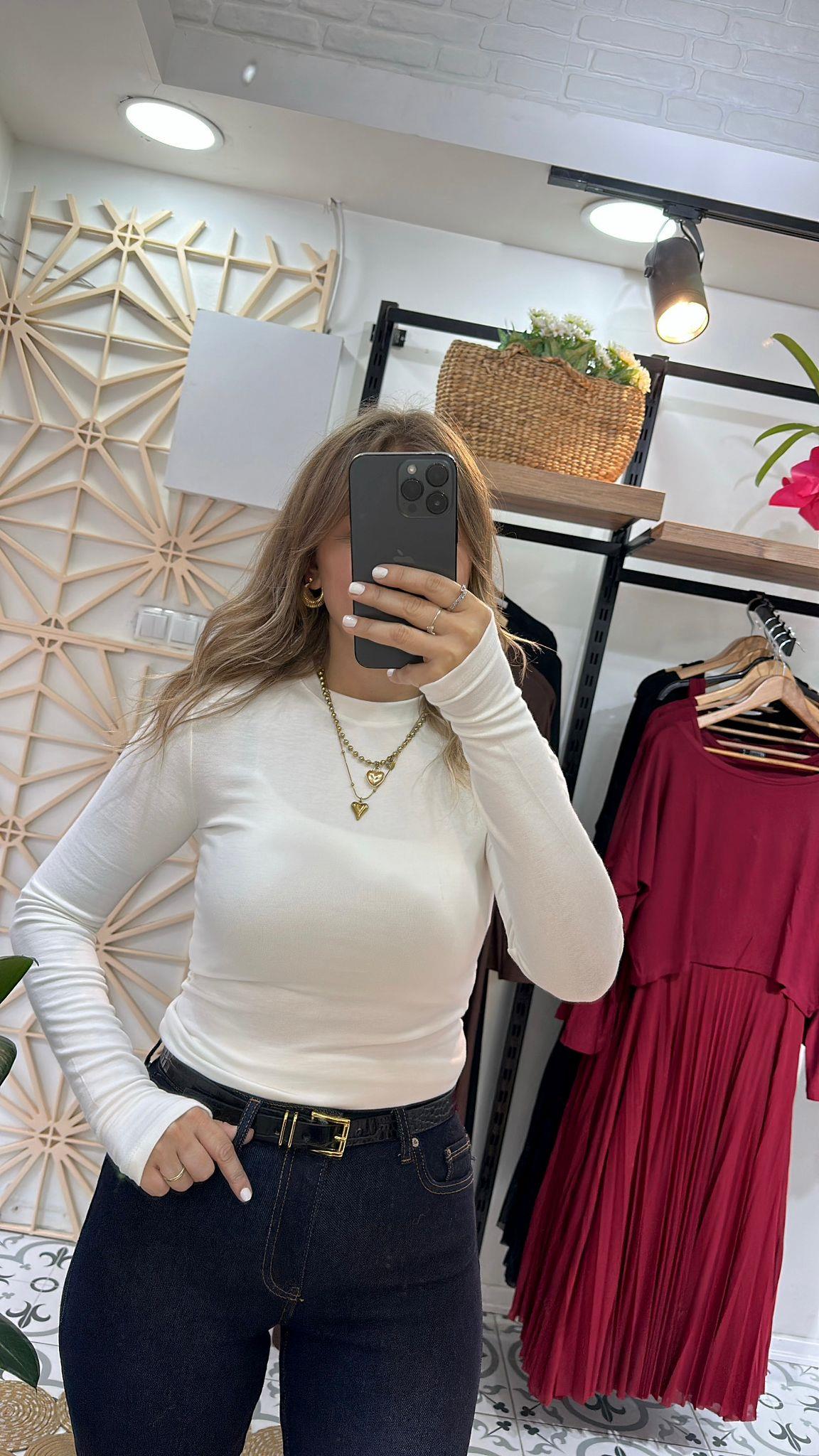 Parmak Detaylı Ekru Bluz