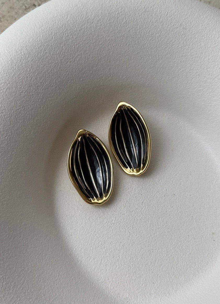 Siyah Gold Oval Küpe