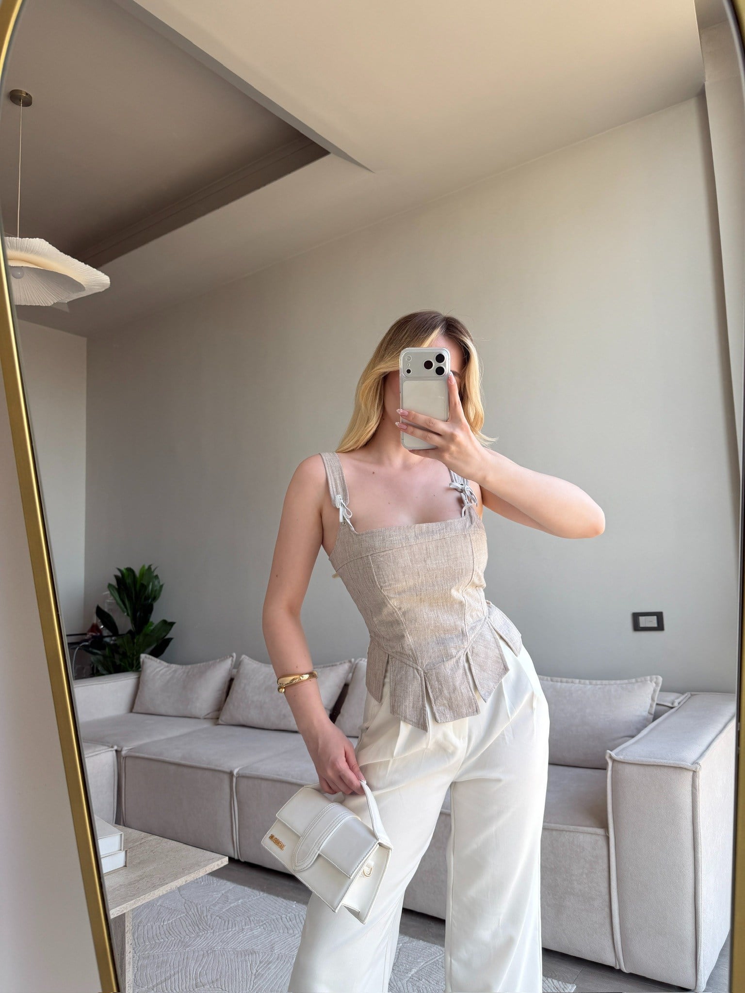 DORA BAĞLAMA DETAY BÜSTİYER VİZON