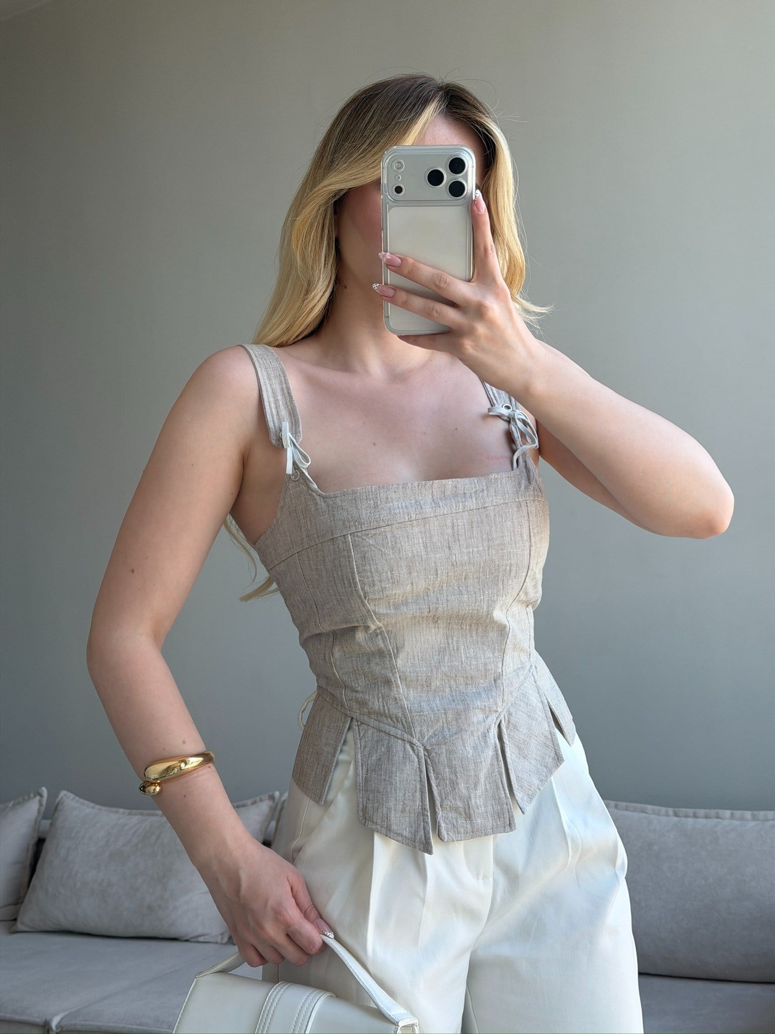 DORA BAĞLAMA DETAY BÜSTİYER VİZON