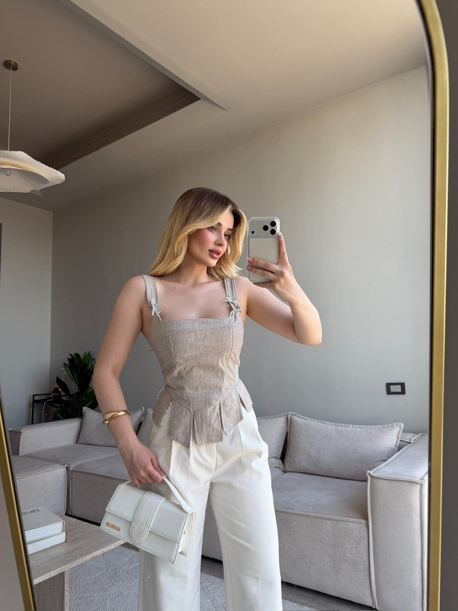 DORA BAĞLAMA DETAY BÜSTİYER VİZON