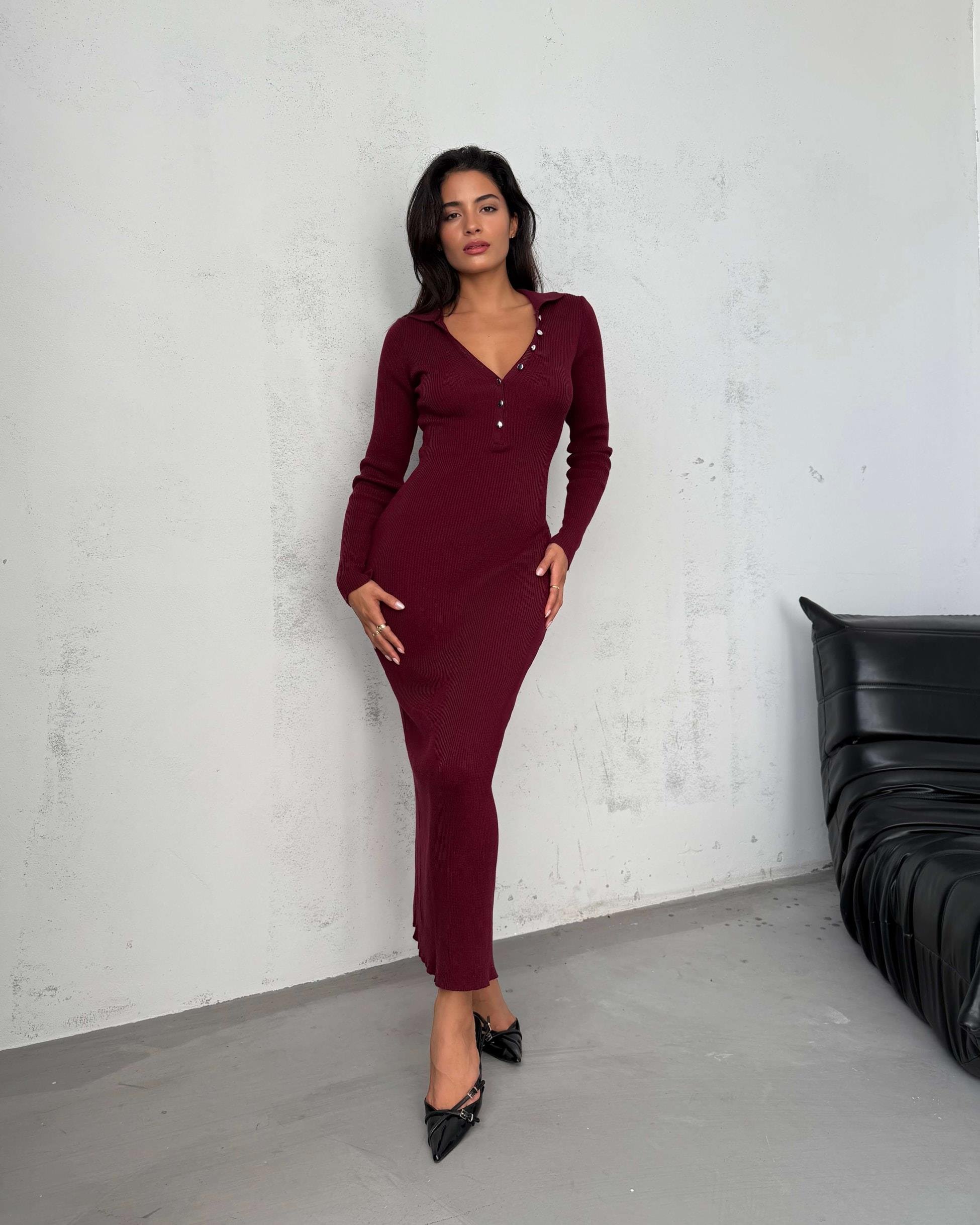 ENGTEI CLARET RED POLO YAKA DÜĞME DETAYLI TRİKO ELBİSE