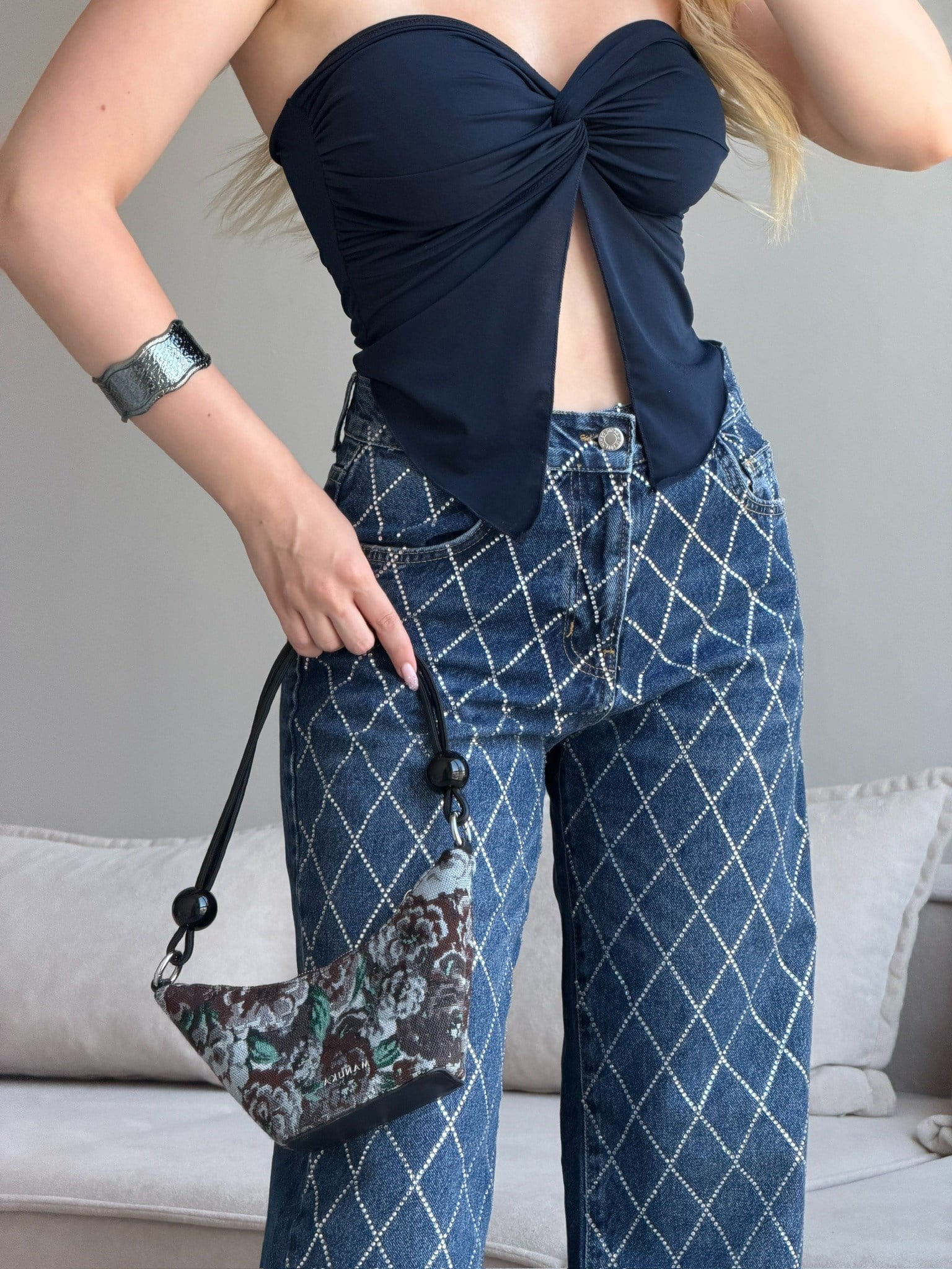 ZADE NAVY BLUE ÖNDEN BÜZGÜLÜ STRAPLEZ CROP