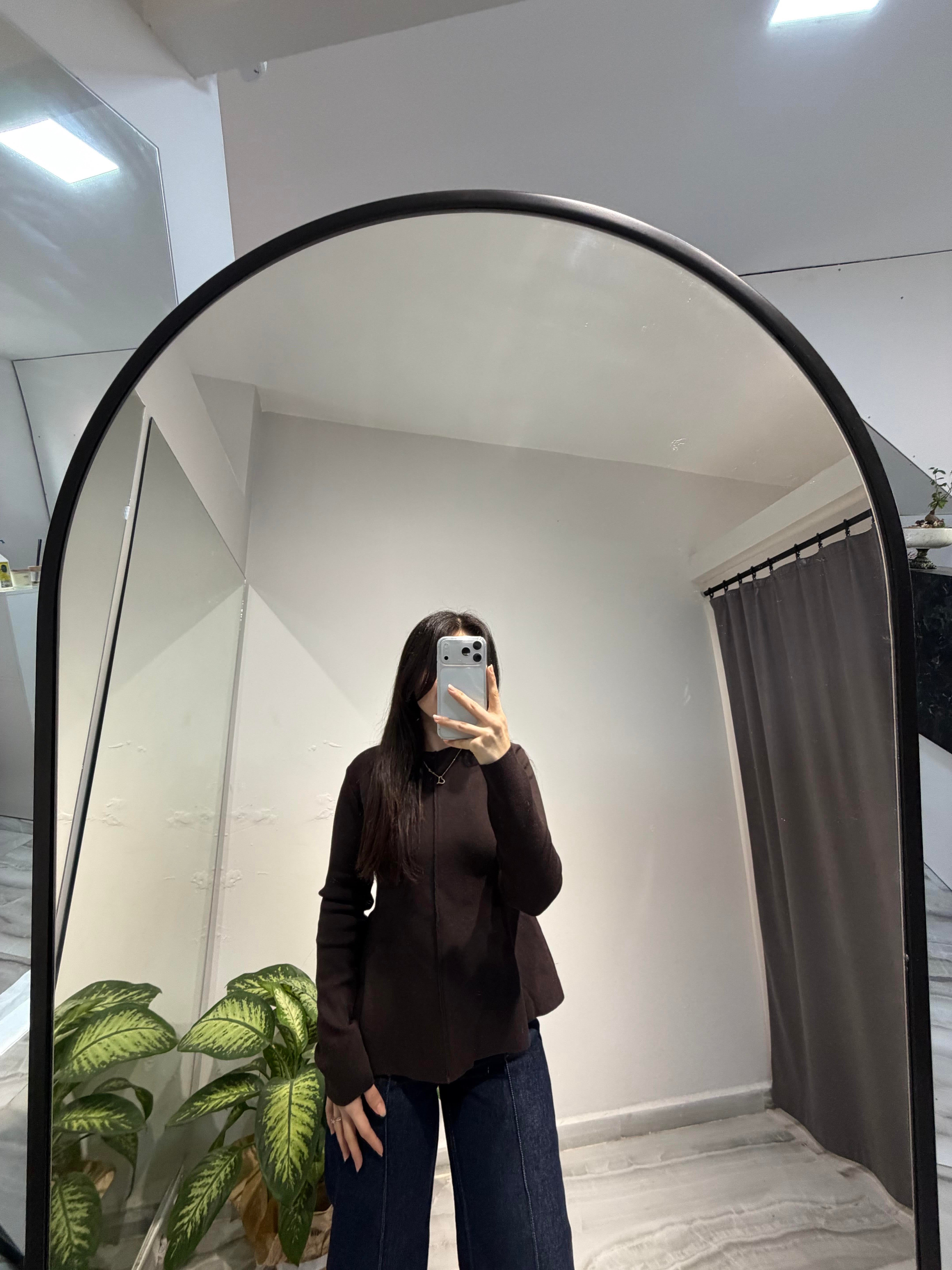 DİLVİN ÖNÜ DİKİŞ DETAYLI BLUZ
