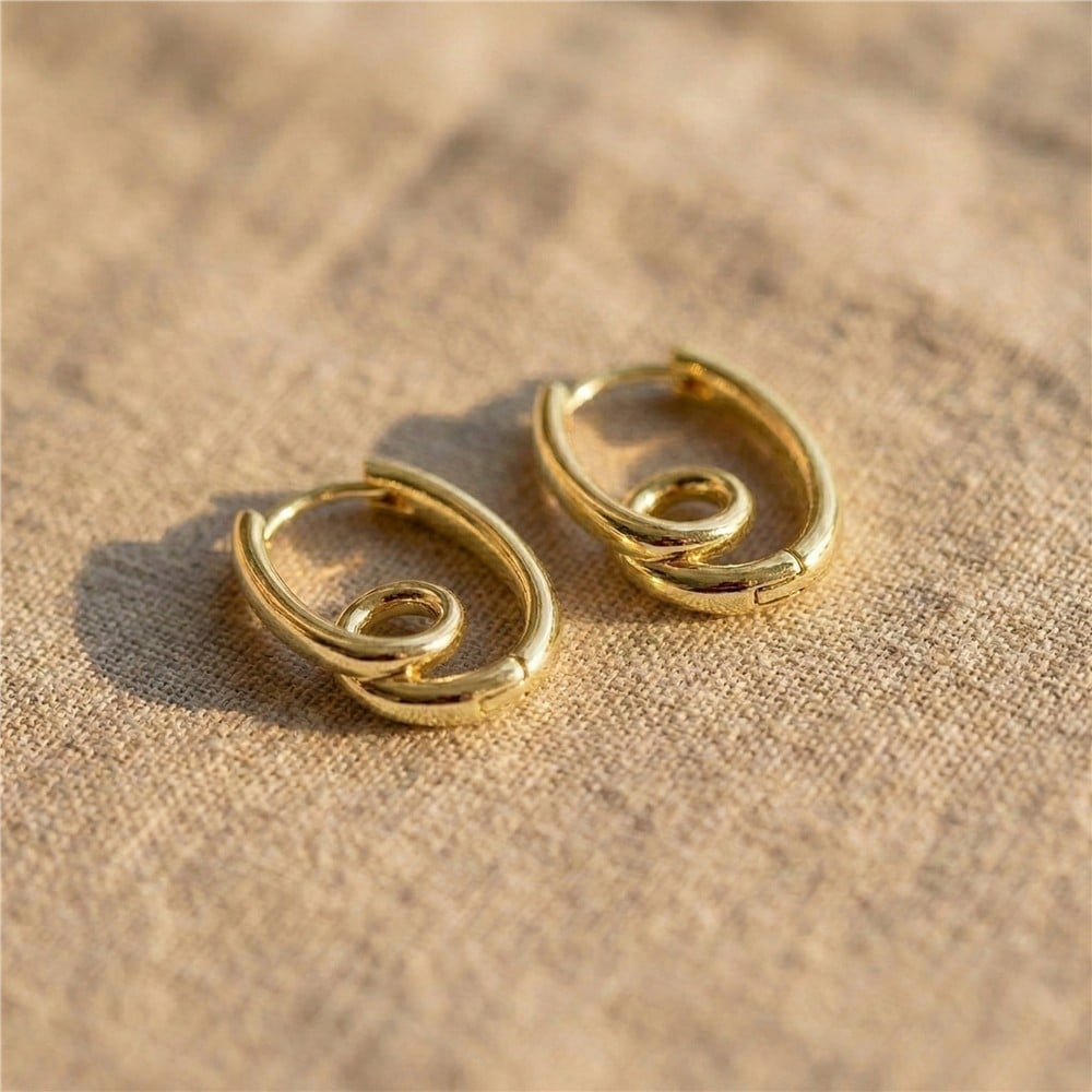 Melodi Düğüm Detaylı Spiral Küpe - 14k Altın Rengi Kaplama, 2 cm